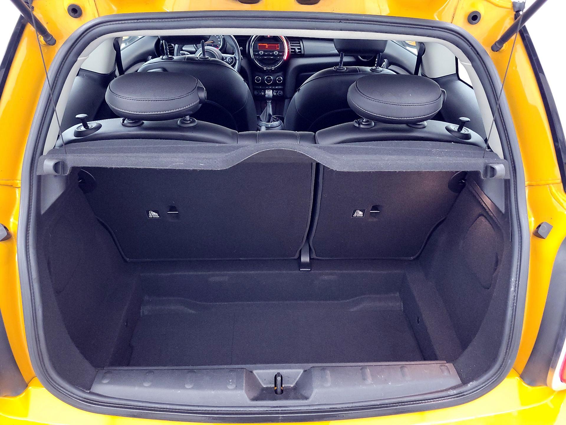 Thumbnail: 2015 MINI Cooper Hardtop - 19