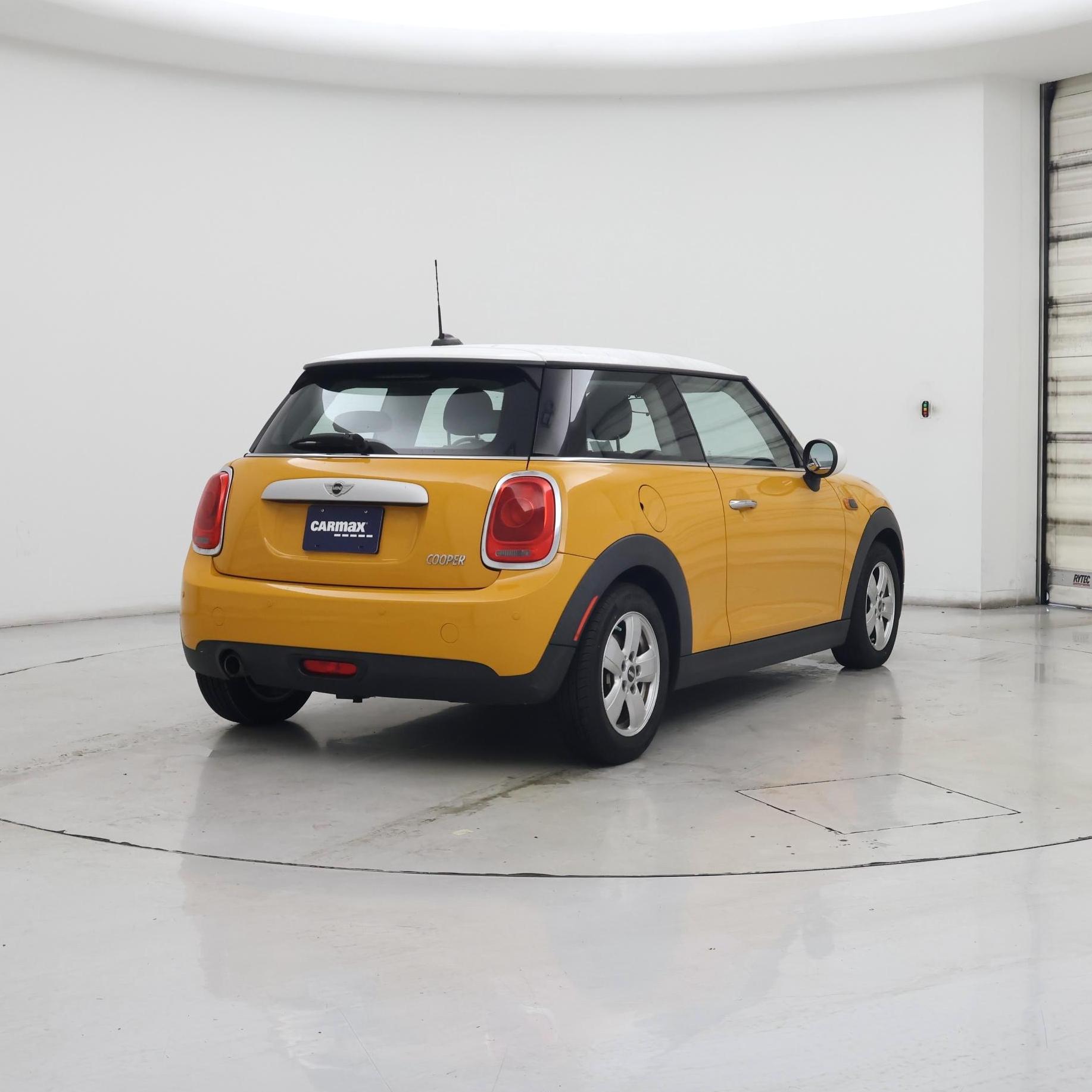 Thumbnail: 2015 MINI Cooper Hardtop - 8