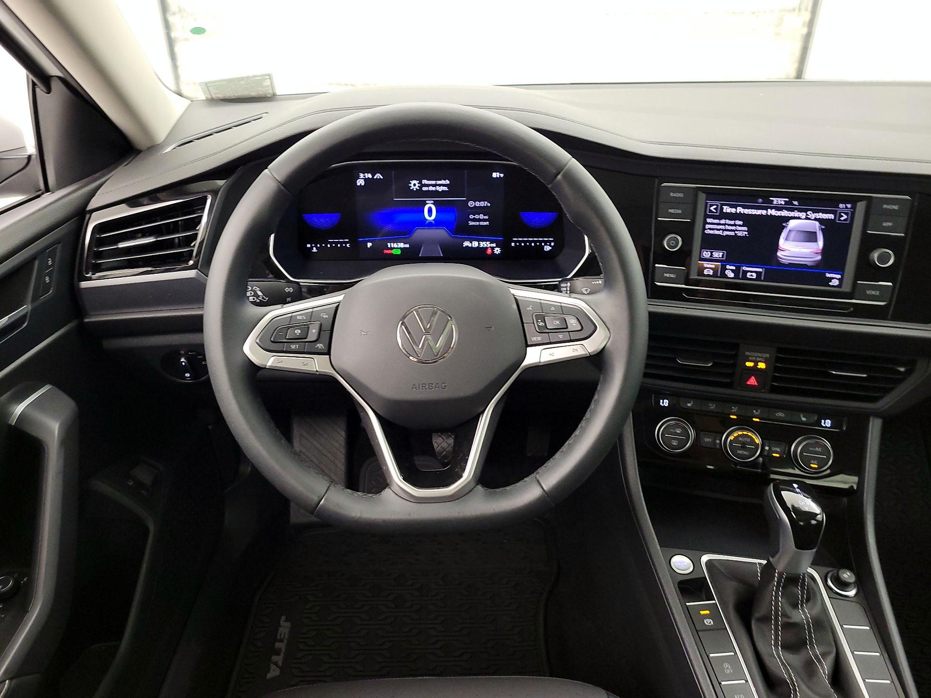 Thumbnail: 2024 Volkswagen Jetta - 10