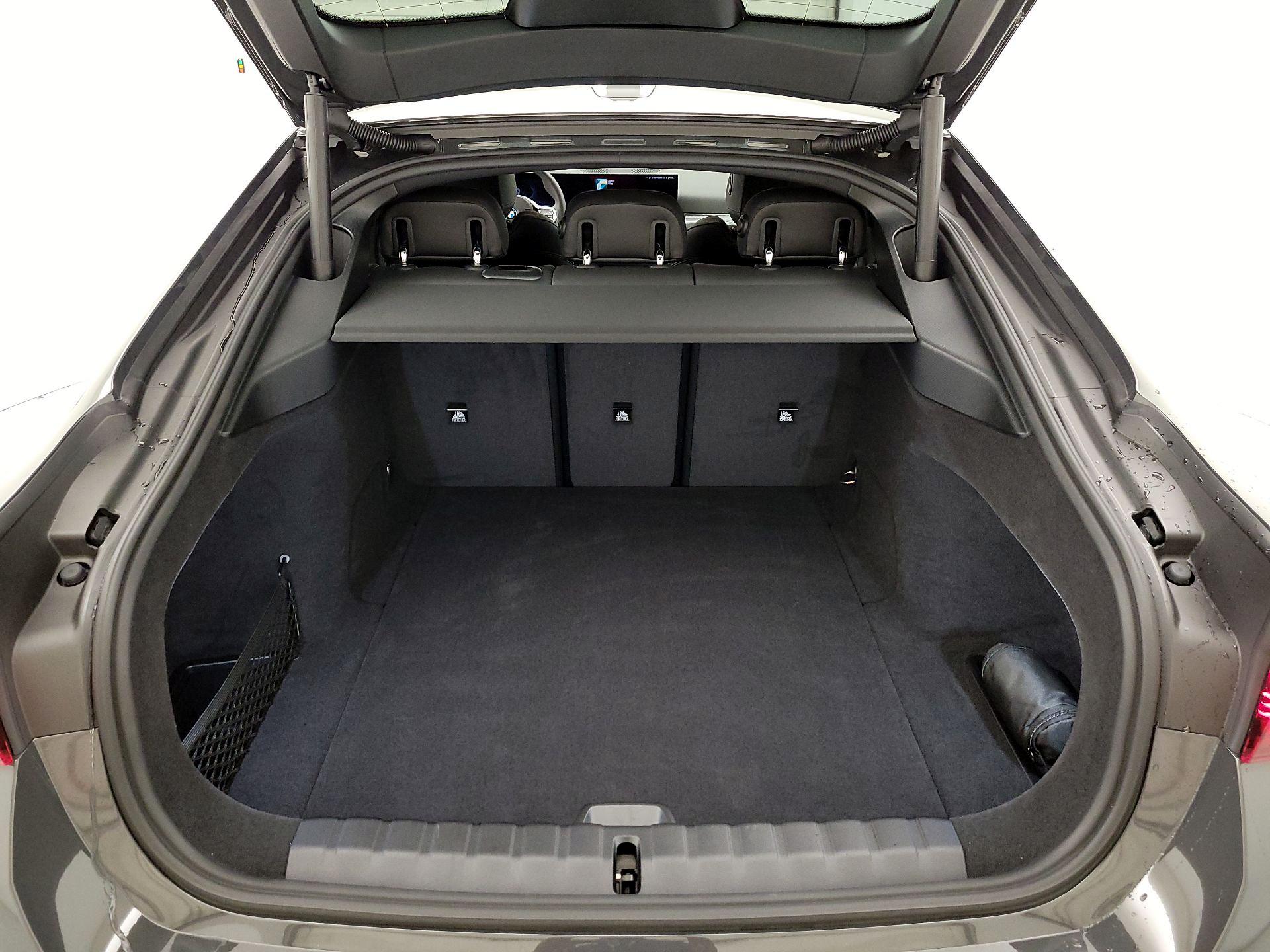 Thumbnail: 2025 BMW i4 - 19