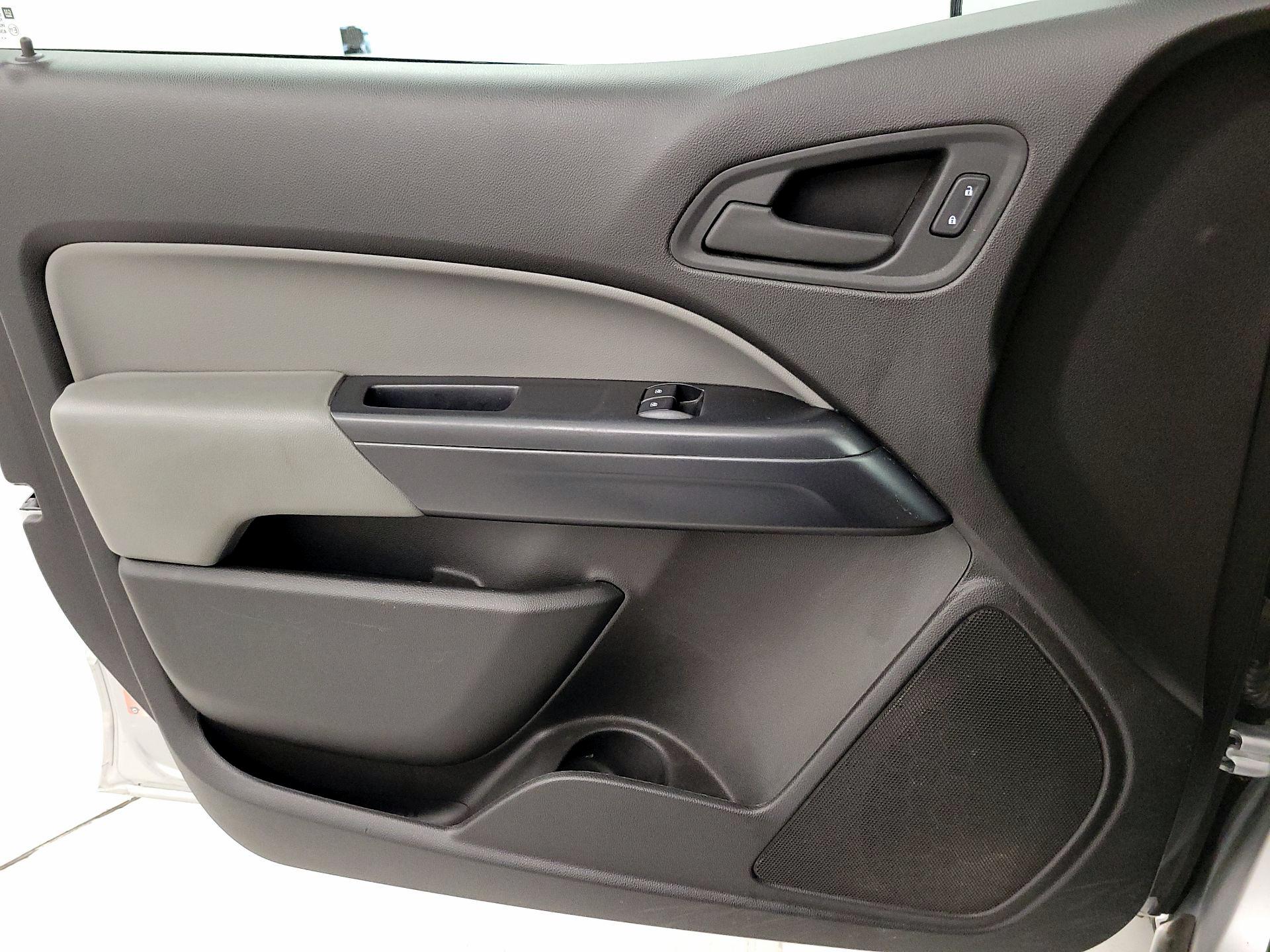 Thumbnail: 2015 Chevrolet Colorado - 12