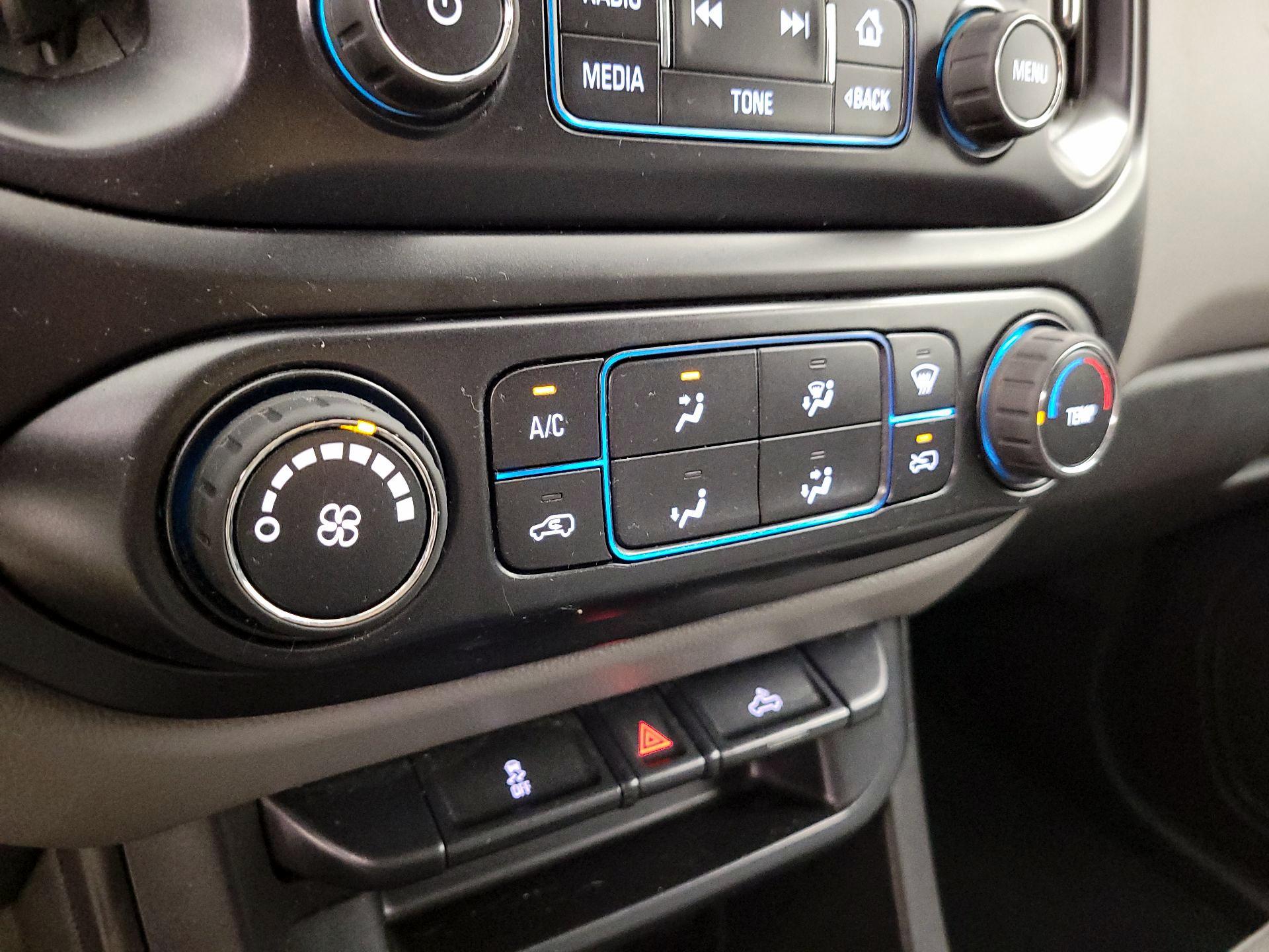 Thumbnail: 2015 Chevrolet Colorado - 16