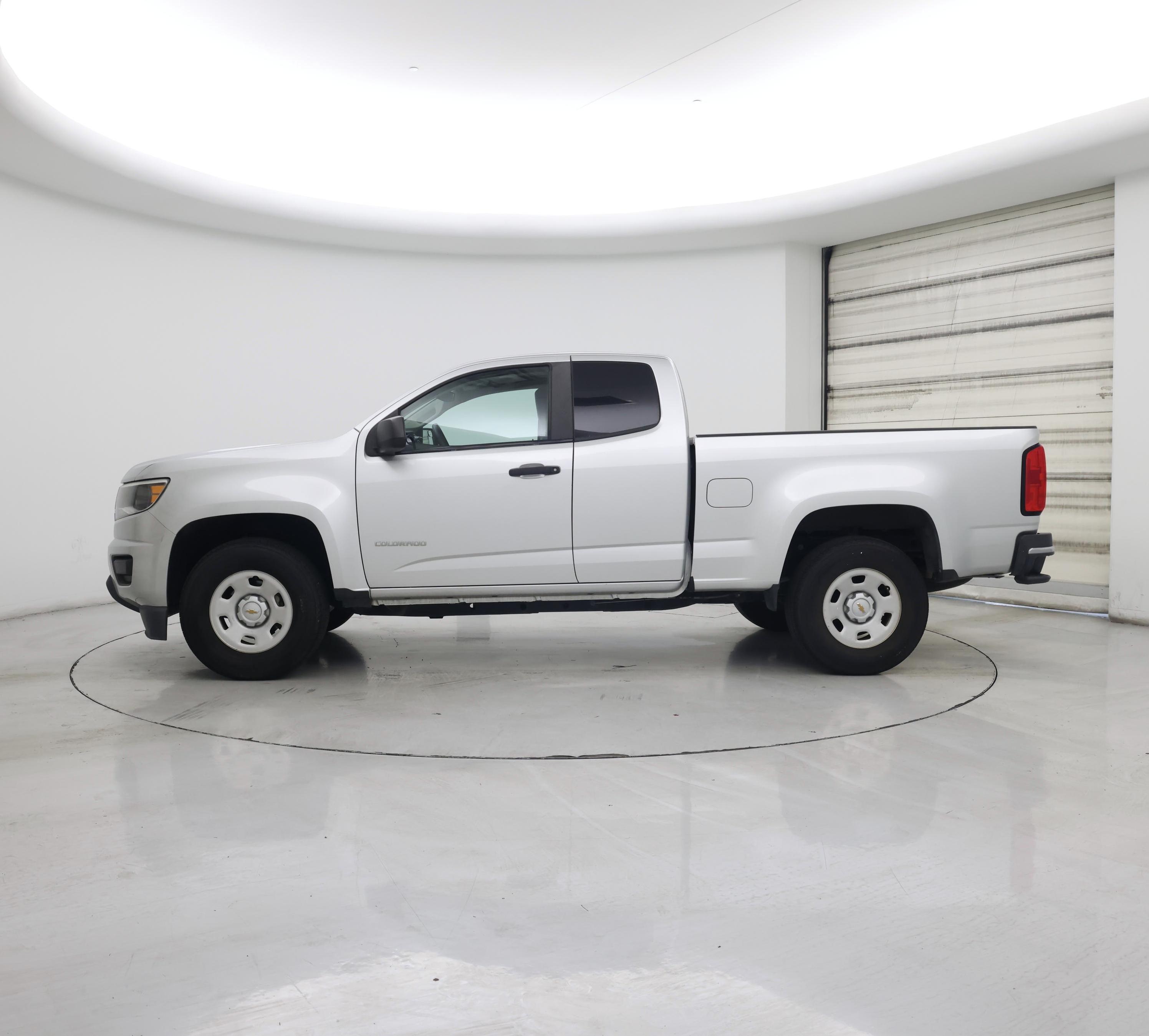 Thumbnail: 2015 Chevrolet Colorado - 3