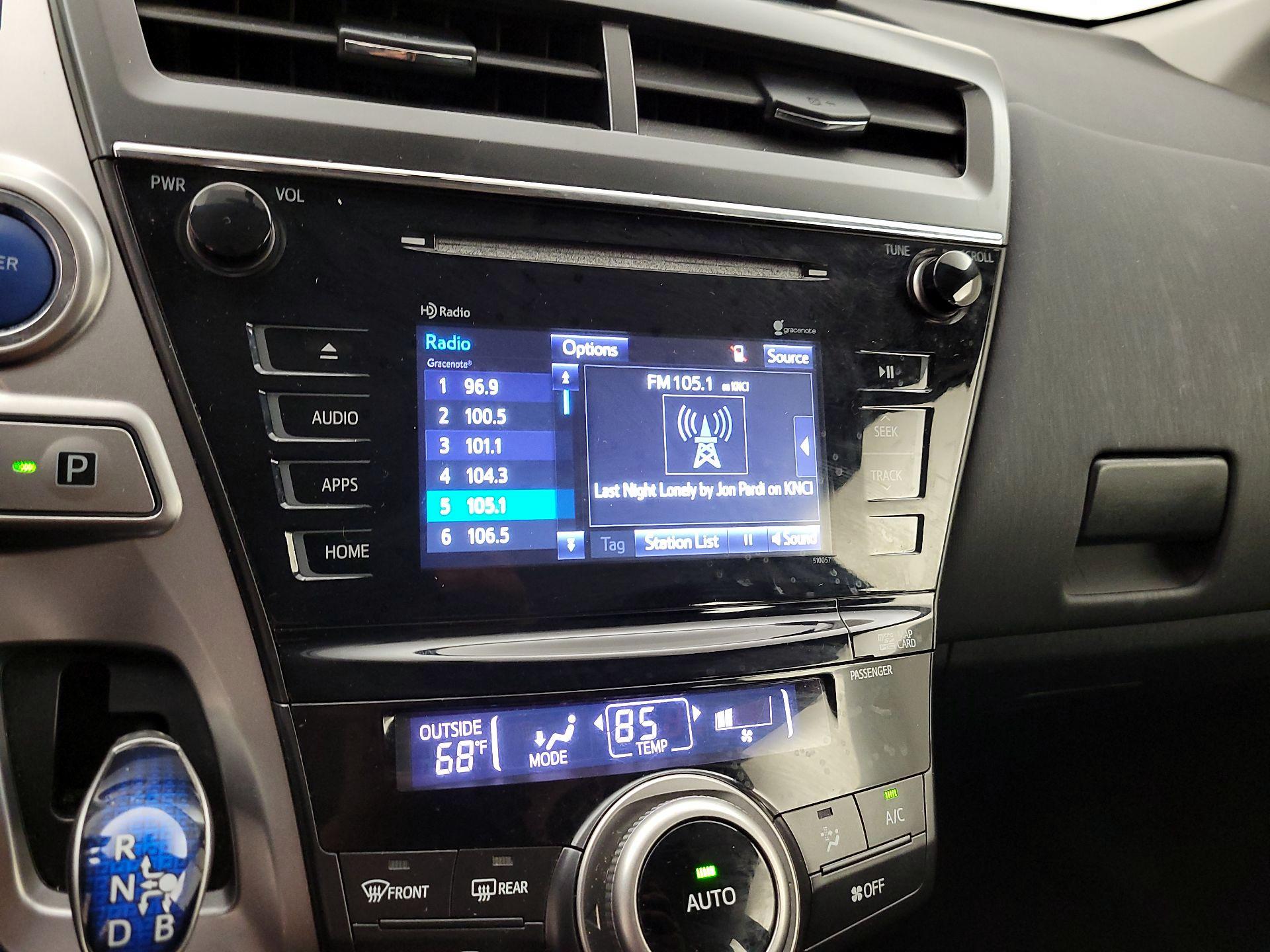 Thumbnail: 2015 Toyota Prius v - 16