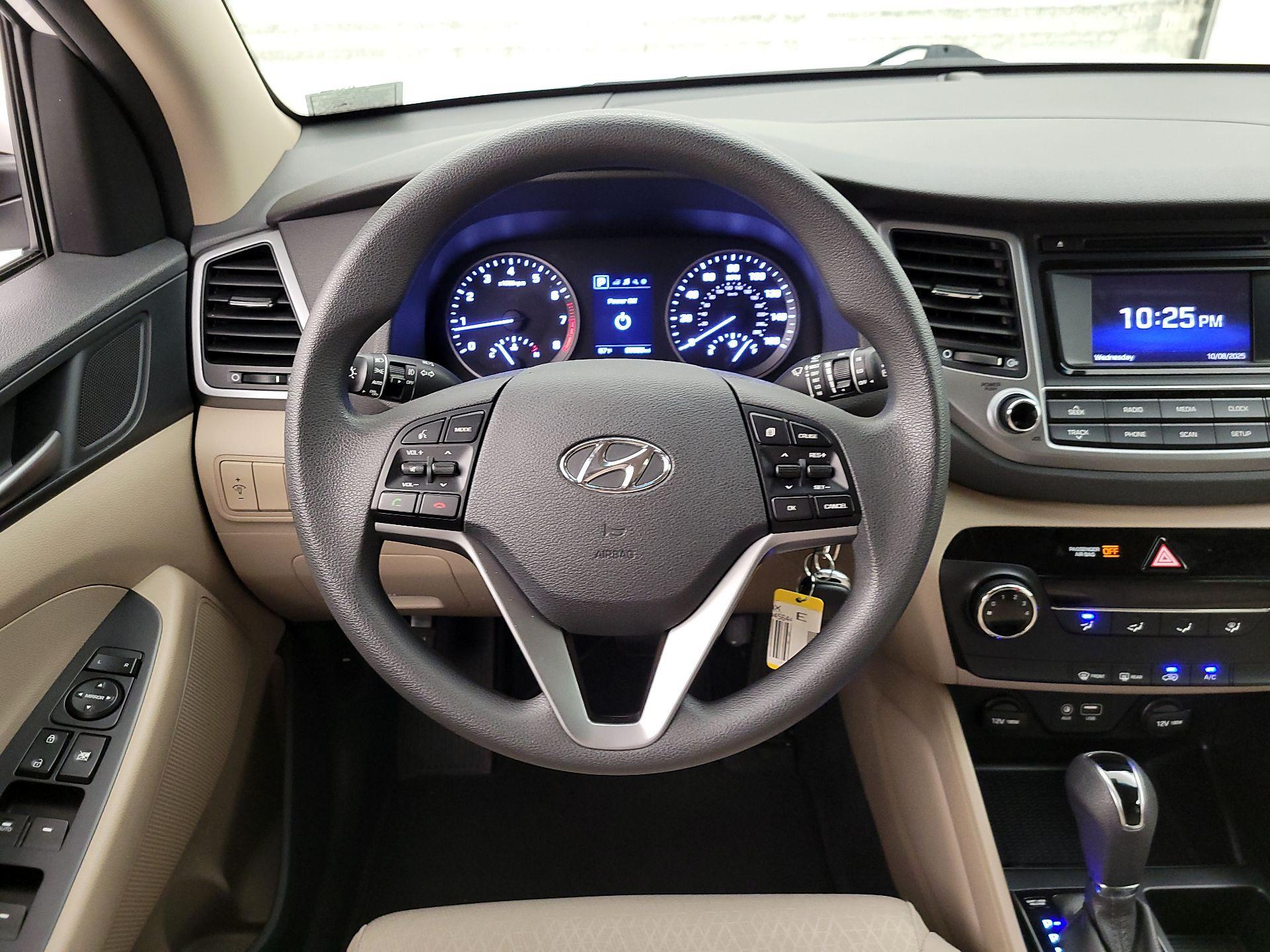 Thumbnail: 2016 Hyundai Tucson - 10
