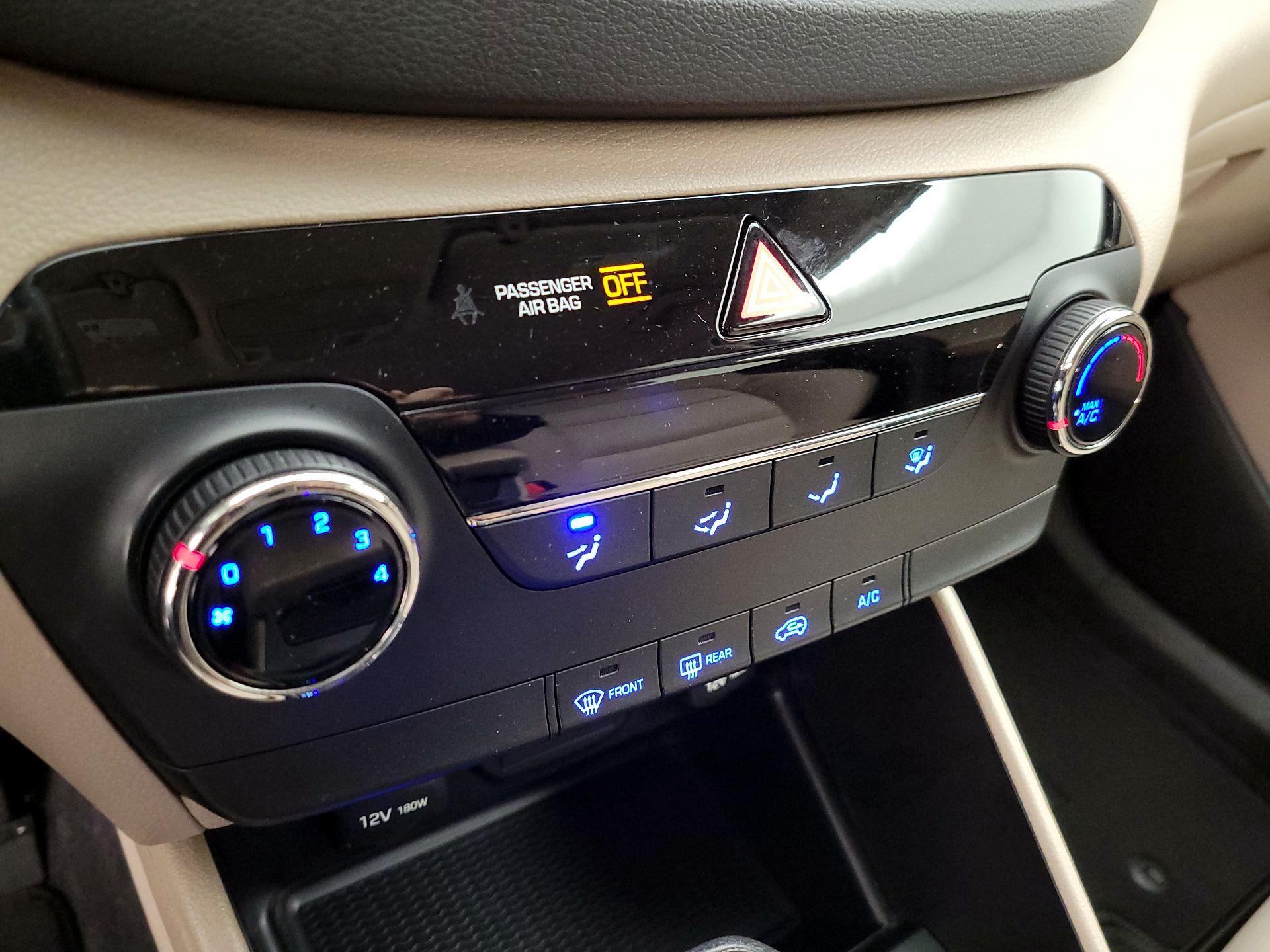Thumbnail: 2016 Hyundai Tucson - 16