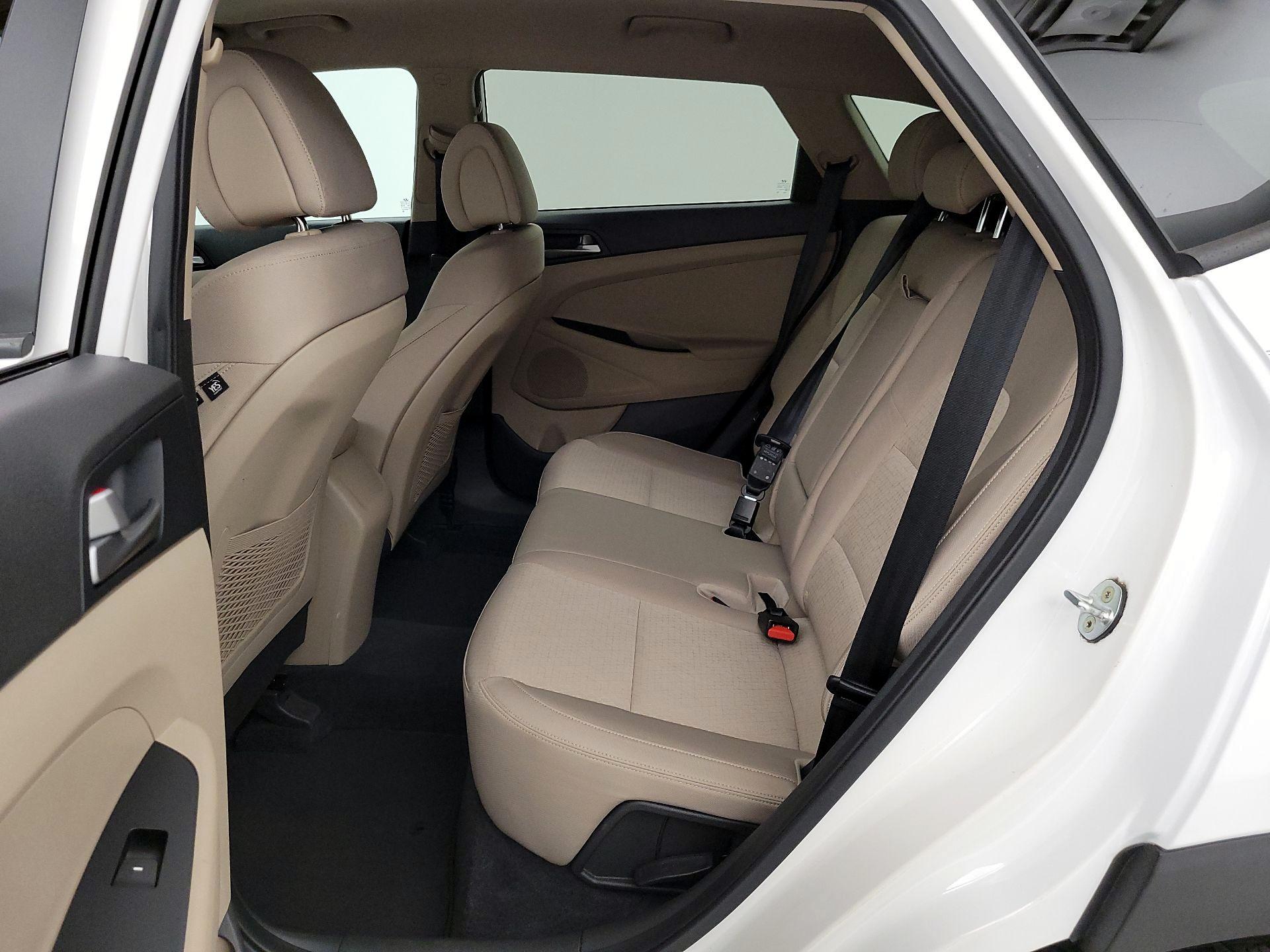 Thumbnail: 2016 Hyundai Tucson - 19