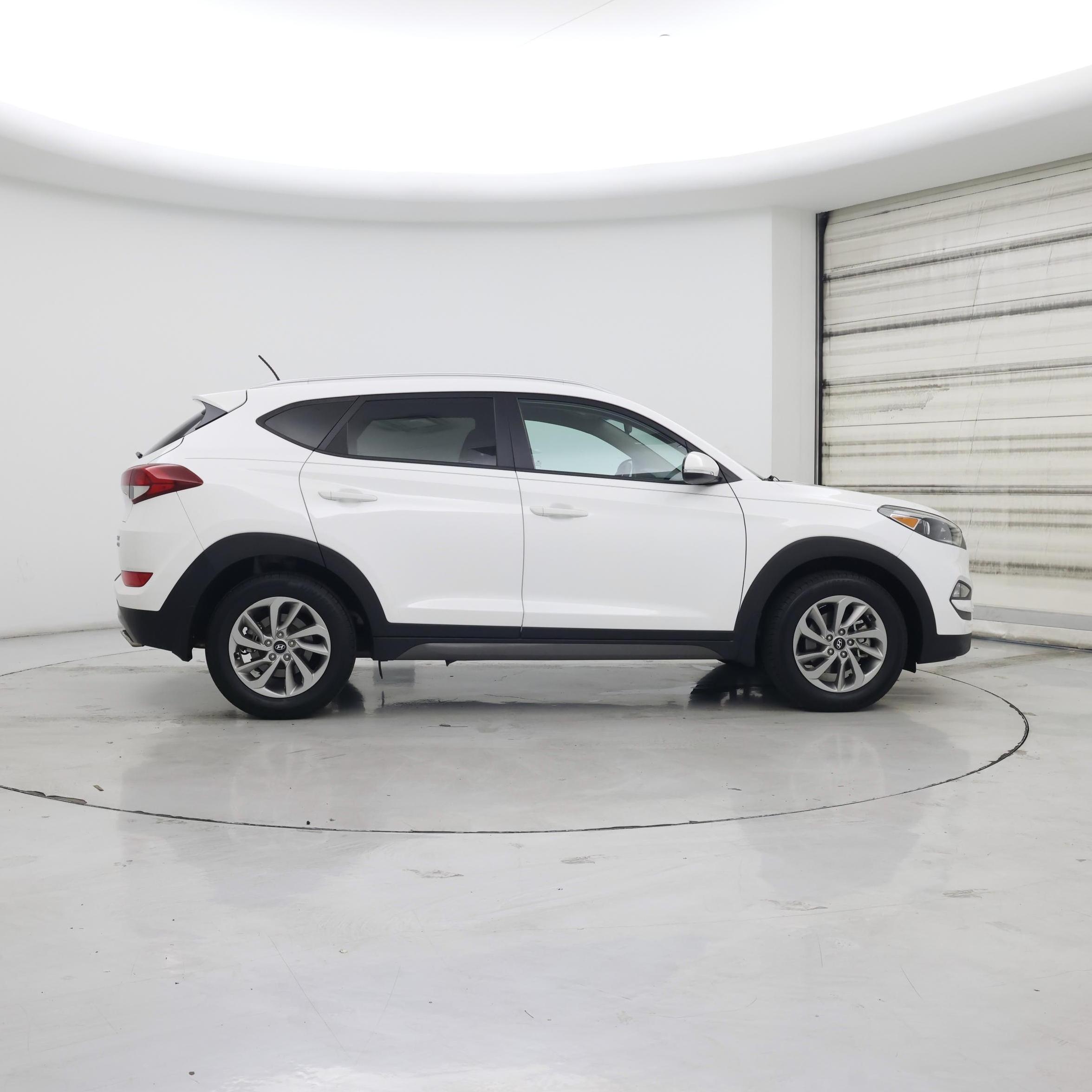Thumbnail: 2016 Hyundai Tucson - 7