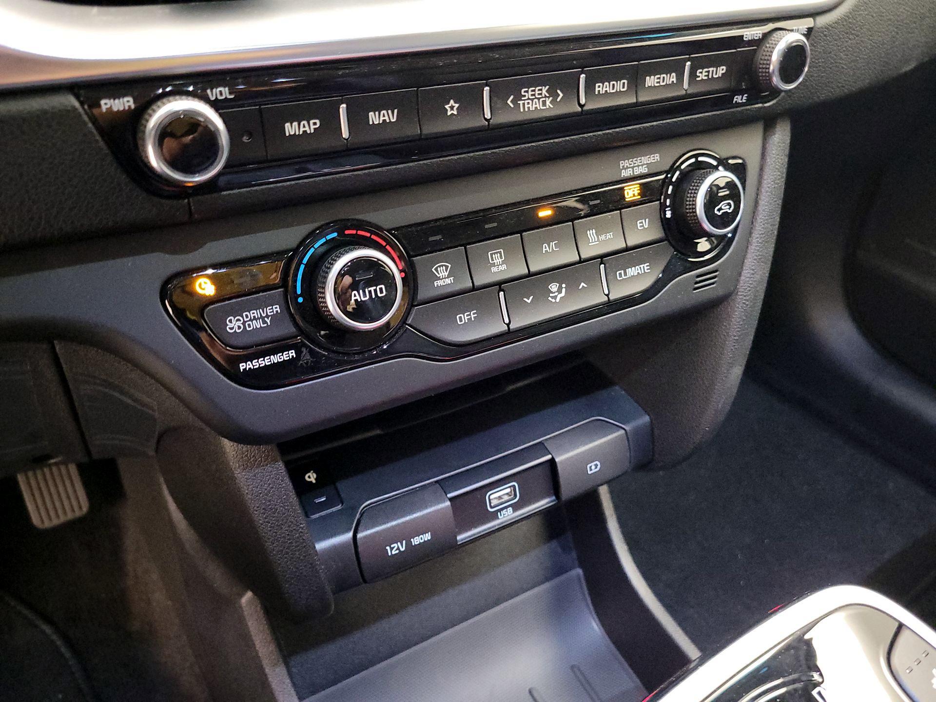 Thumbnail: 2022 Kia Niro - 17