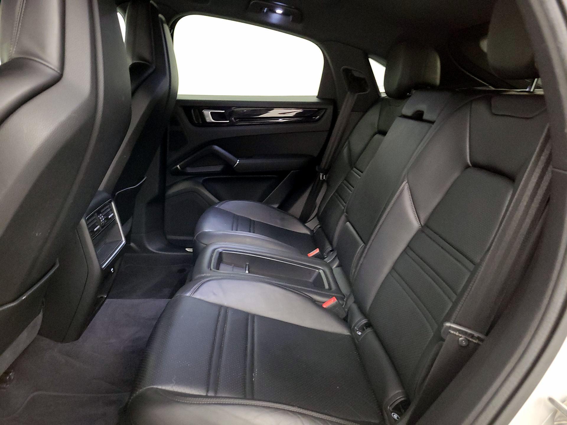 Thumbnail: 2020 Porsche Cayenne - 19