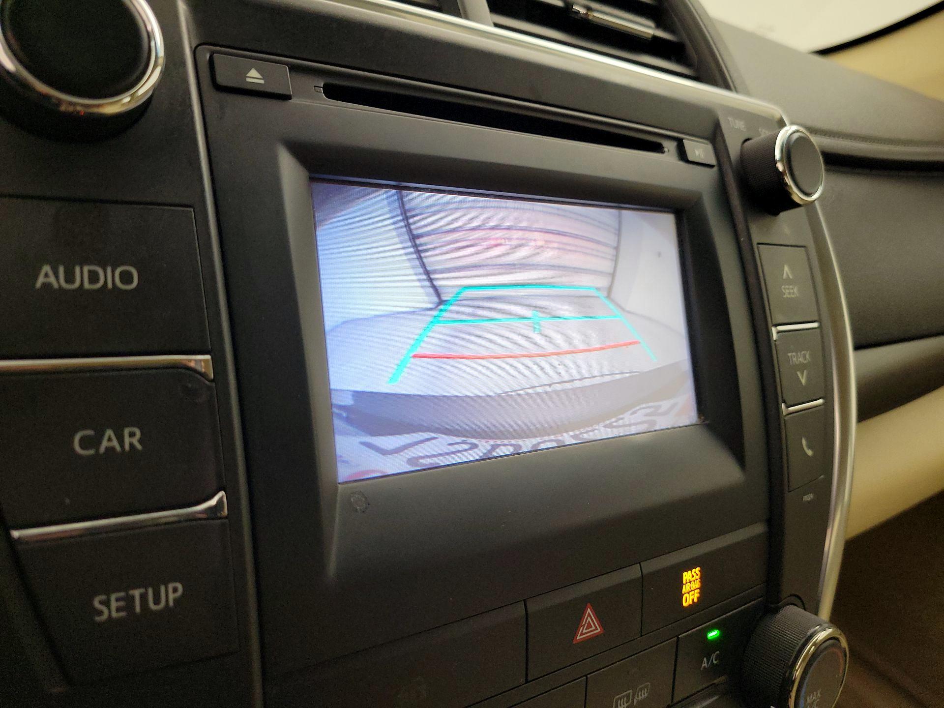 Thumbnail: 2016 Toyota Camry - 14