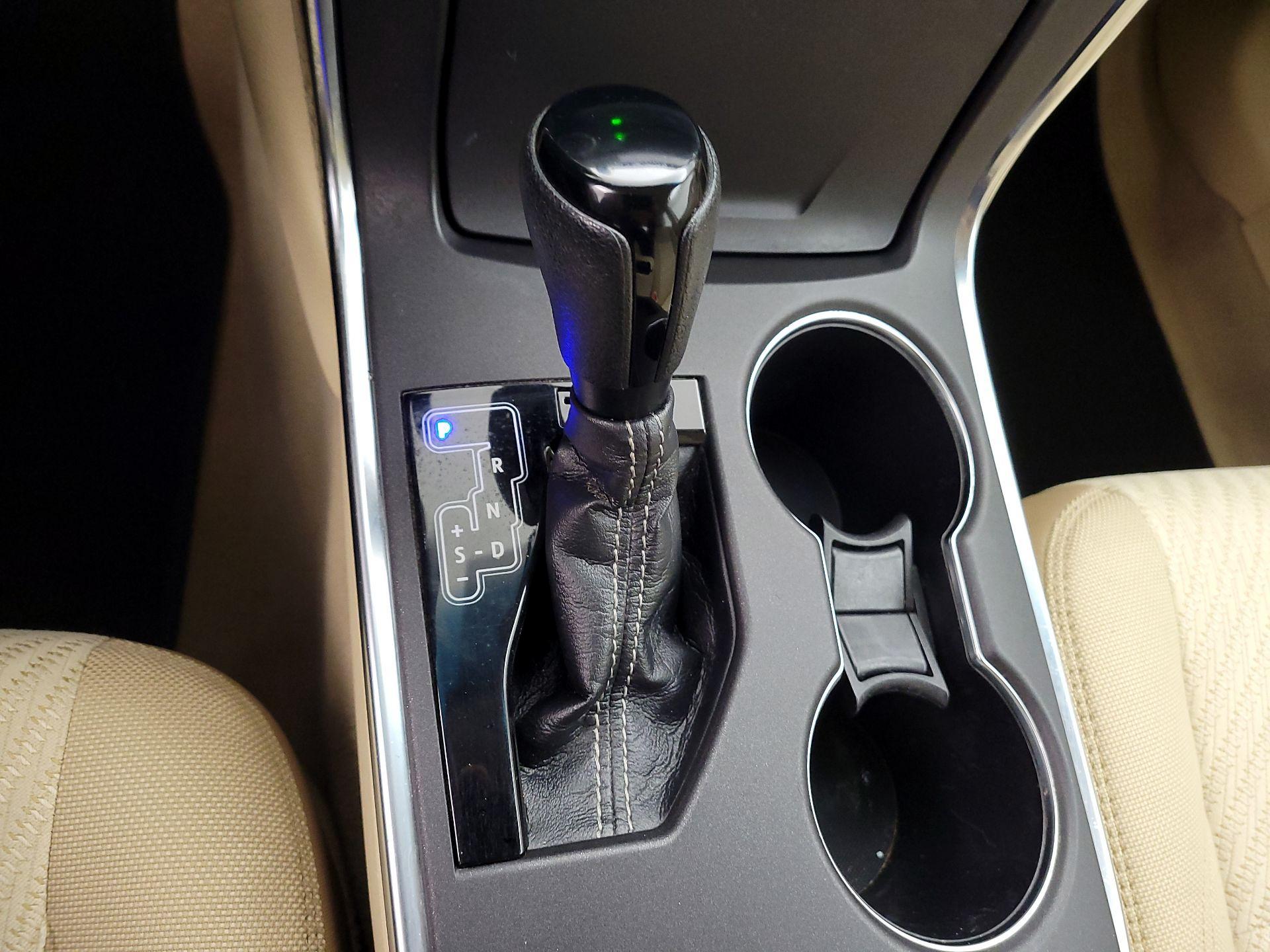 Thumbnail: 2016 Toyota Camry - 17