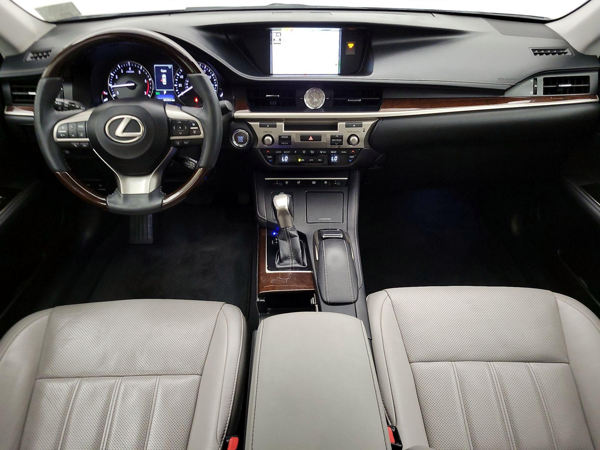 Thumbnail: 2017 Lexus ES - 9