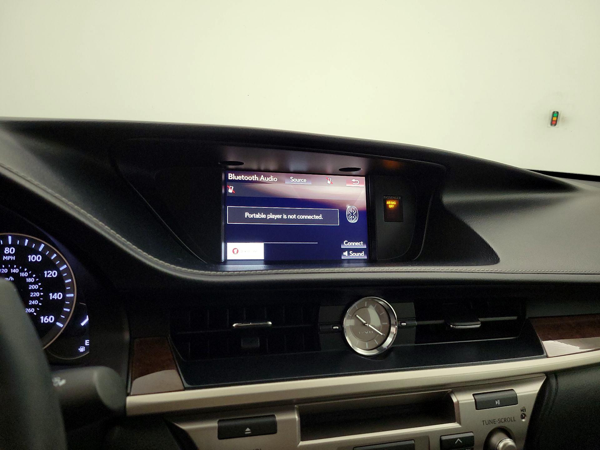 Thumbnail: 2017 Lexus ES - 16