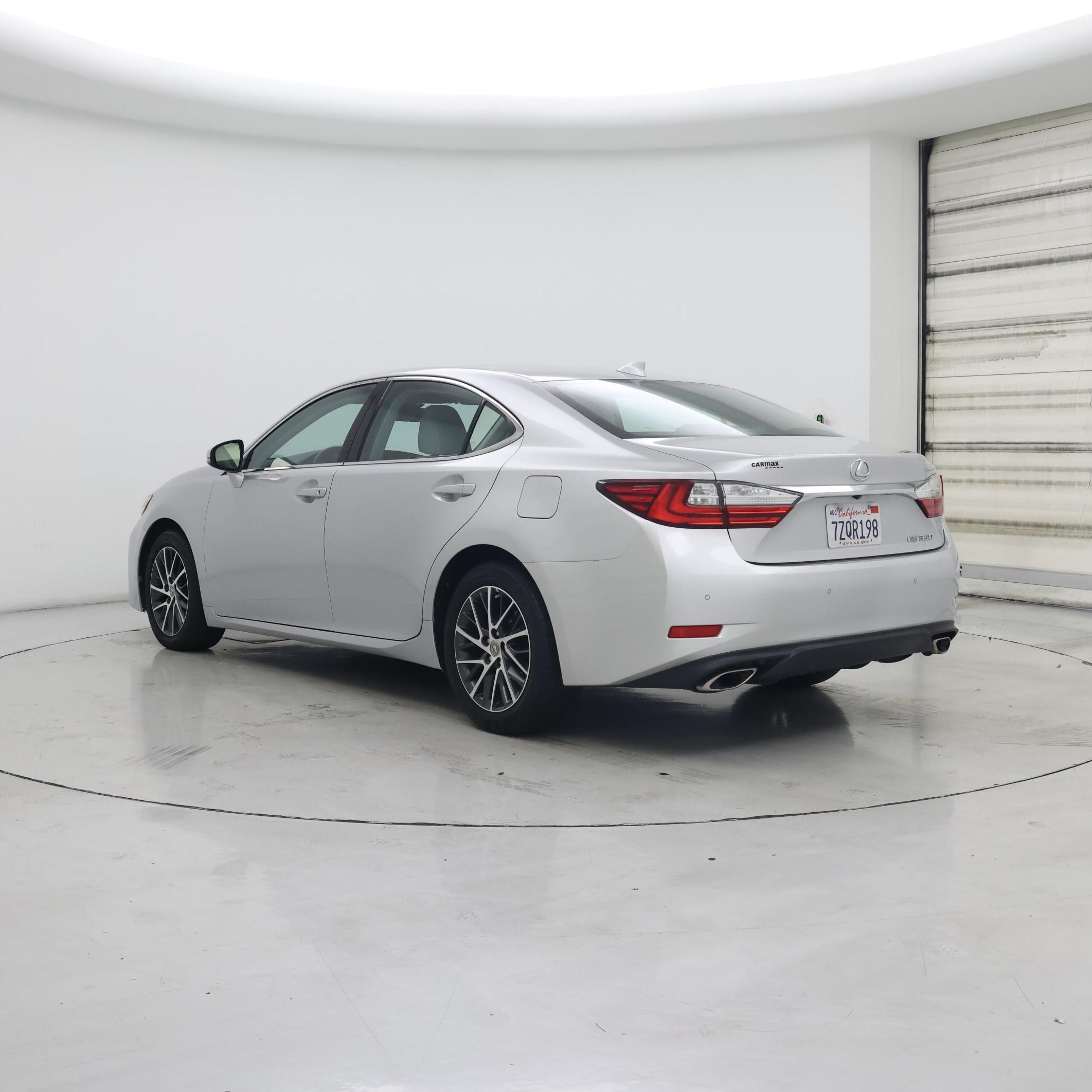 Thumbnail: 2017 Lexus ES - 2