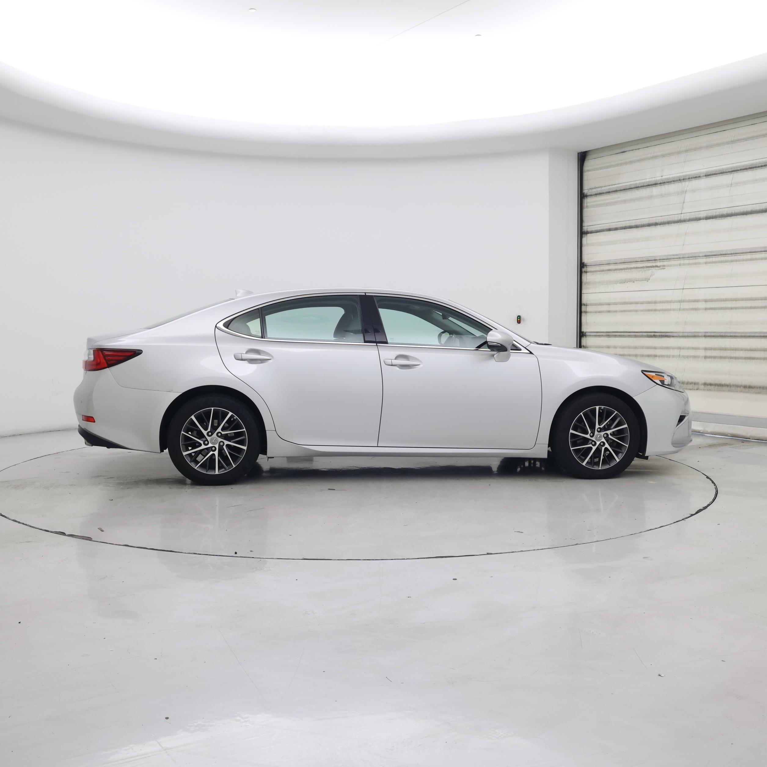 Thumbnail: 2017 Lexus ES - 7