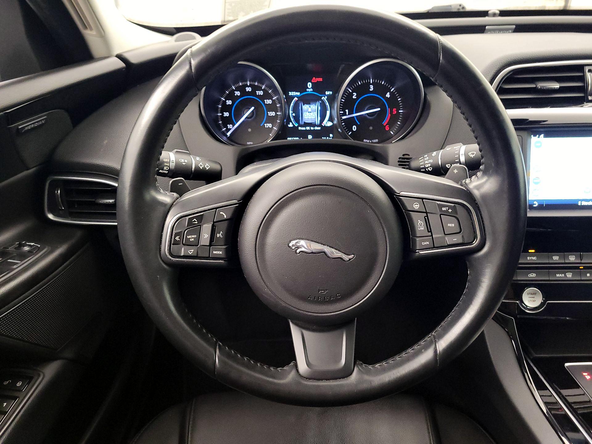 Thumbnail: 2017 Jaguar XE - 10