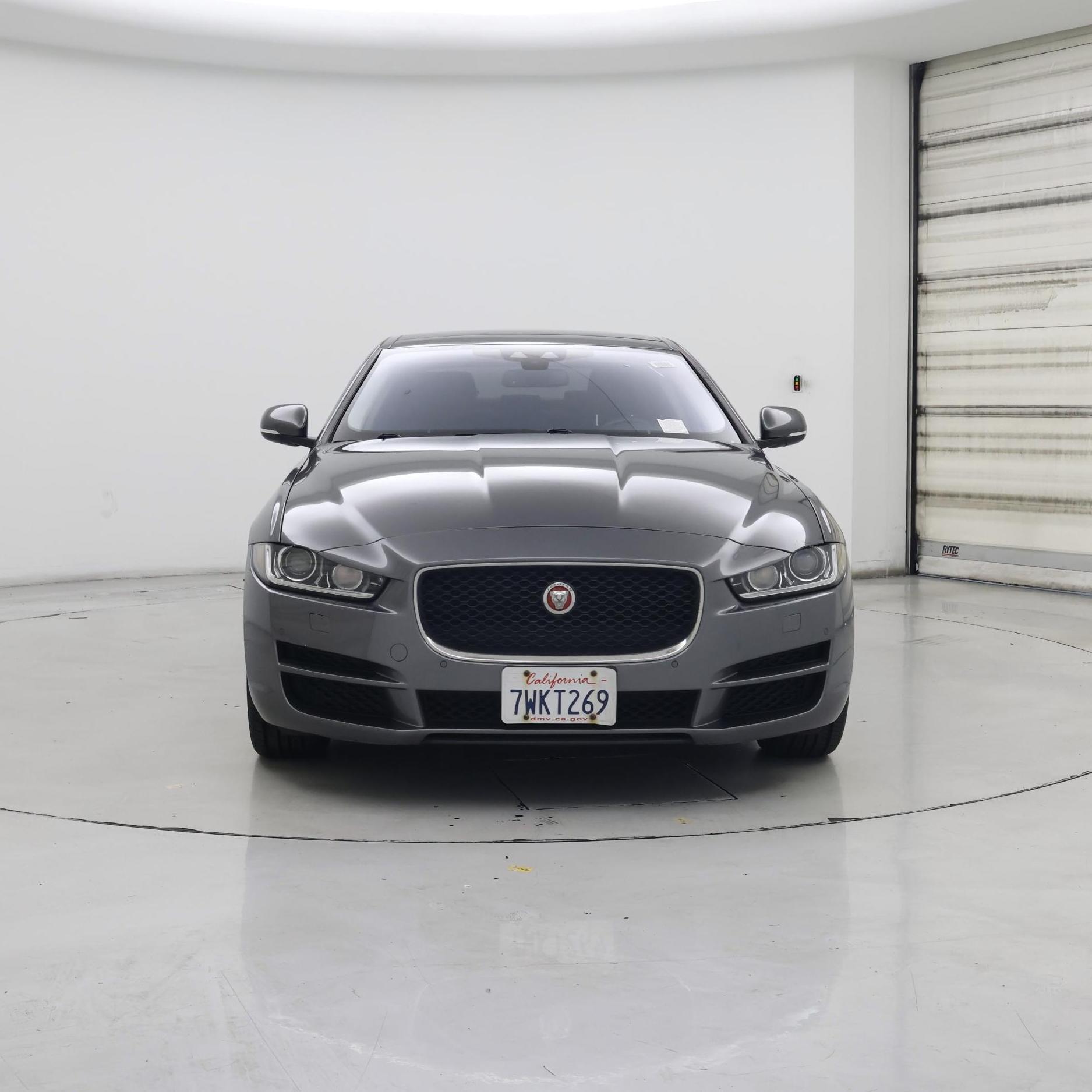 Thumbnail: 2017 Jaguar XE - 5