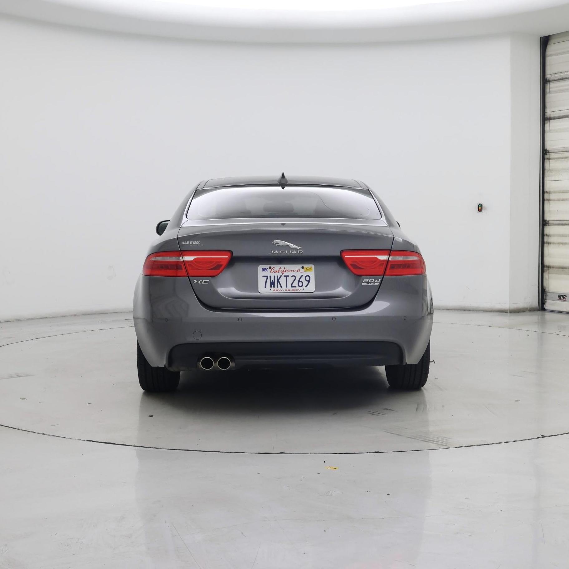 Thumbnail: 2017 Jaguar XE - 6