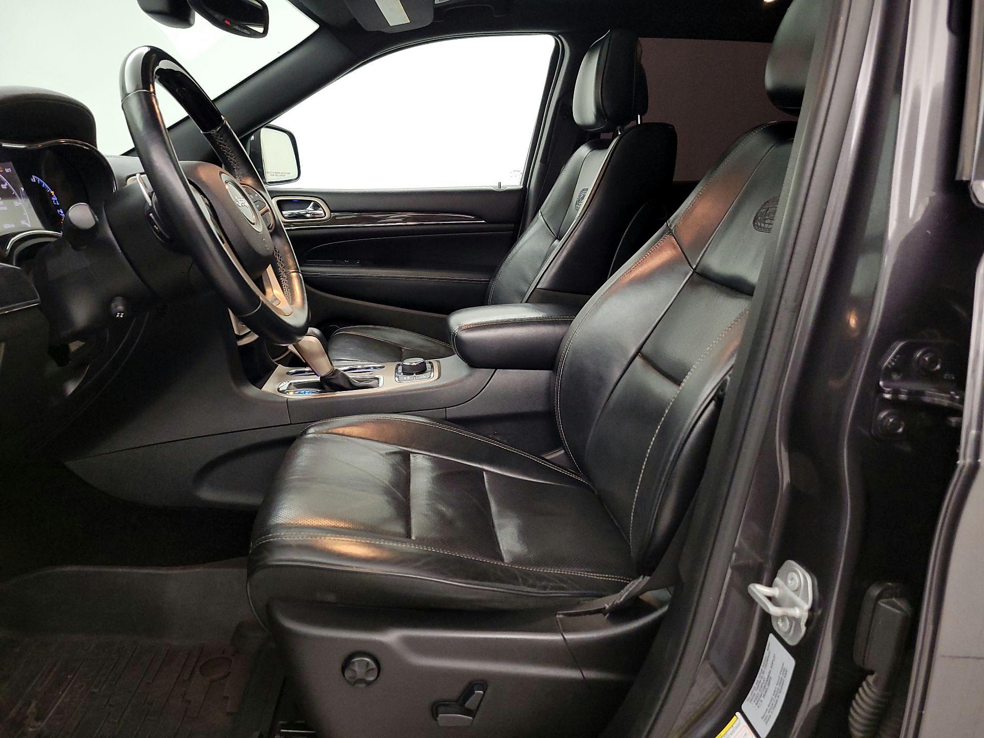 Thumbnail: 2017 Jeep Grand Cherokee - 11