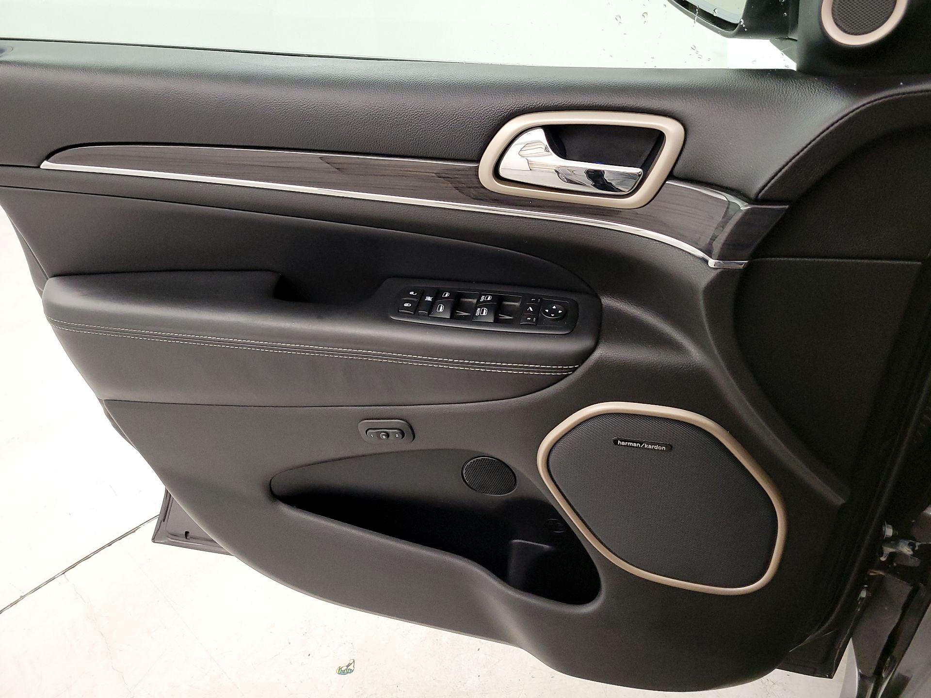 Thumbnail: 2017 Jeep Grand Cherokee - 12