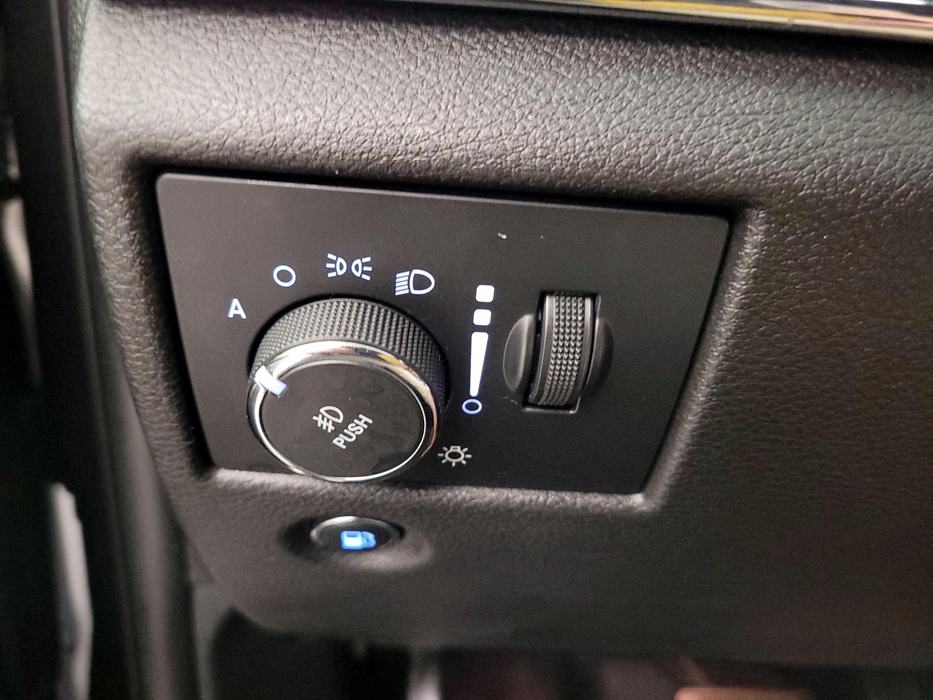 Thumbnail: 2017 Jeep Grand Cherokee - 13