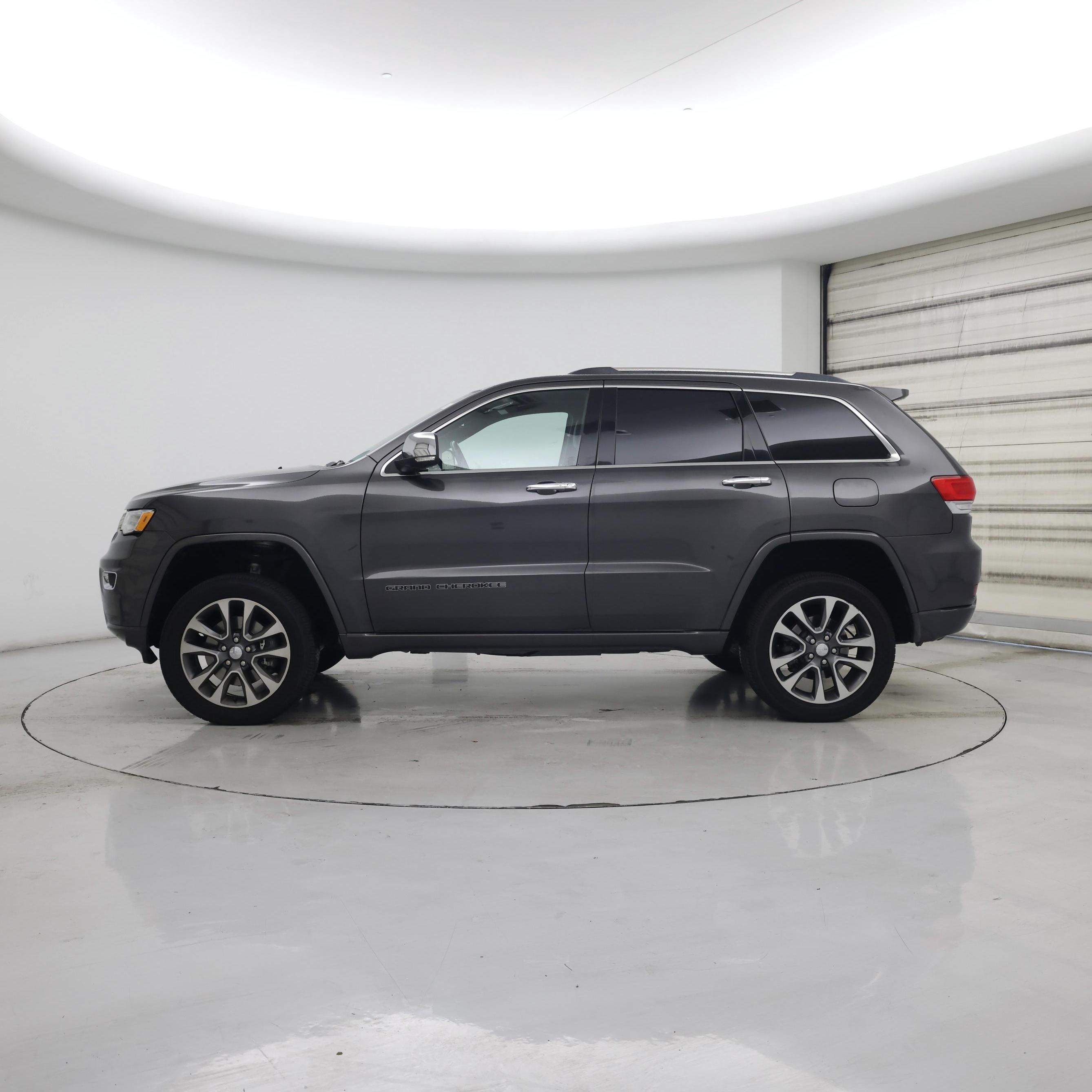 Thumbnail: 2017 Jeep Grand Cherokee - 3