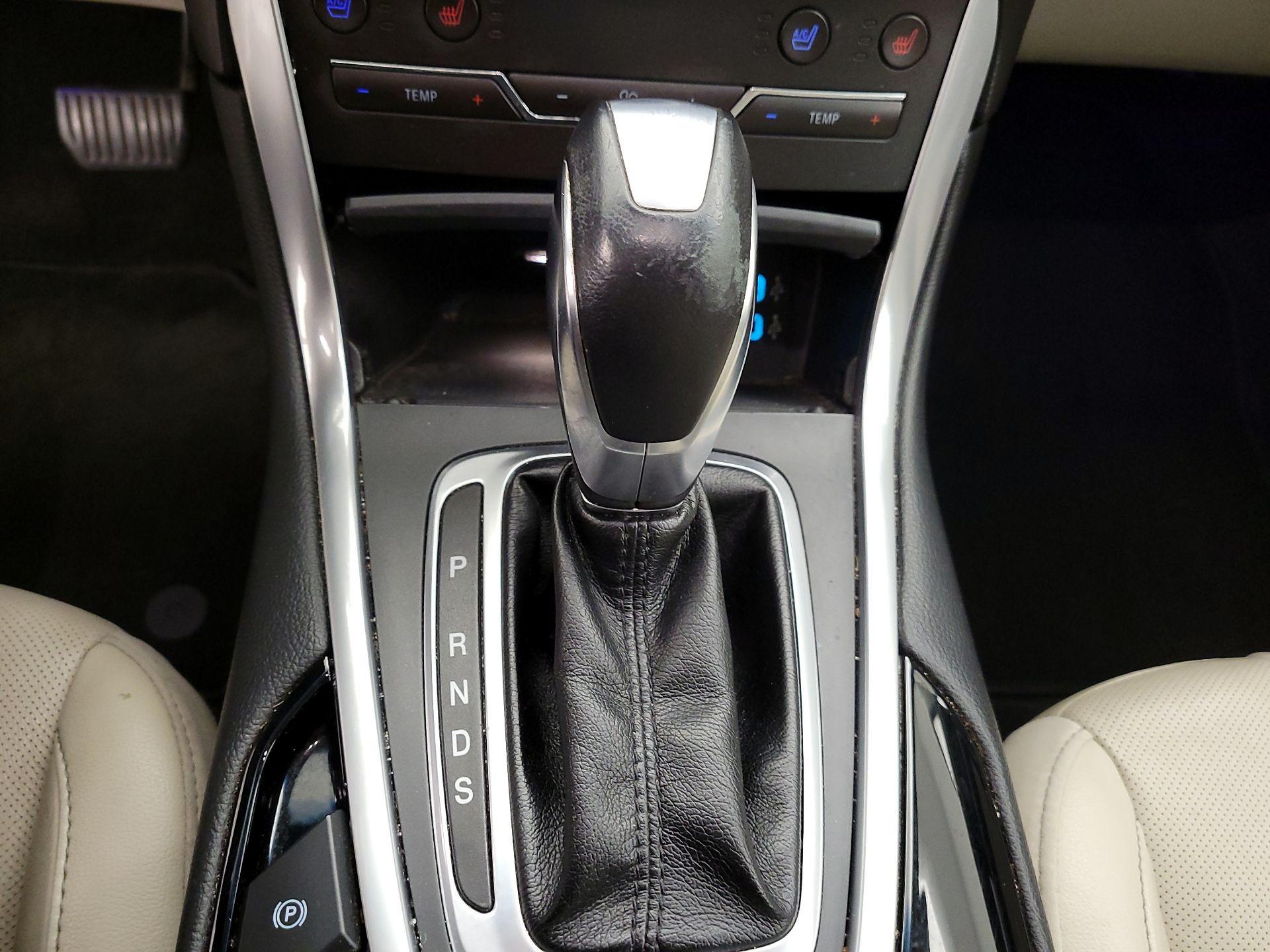 Thumbnail: 2018 Ford Edge - 17