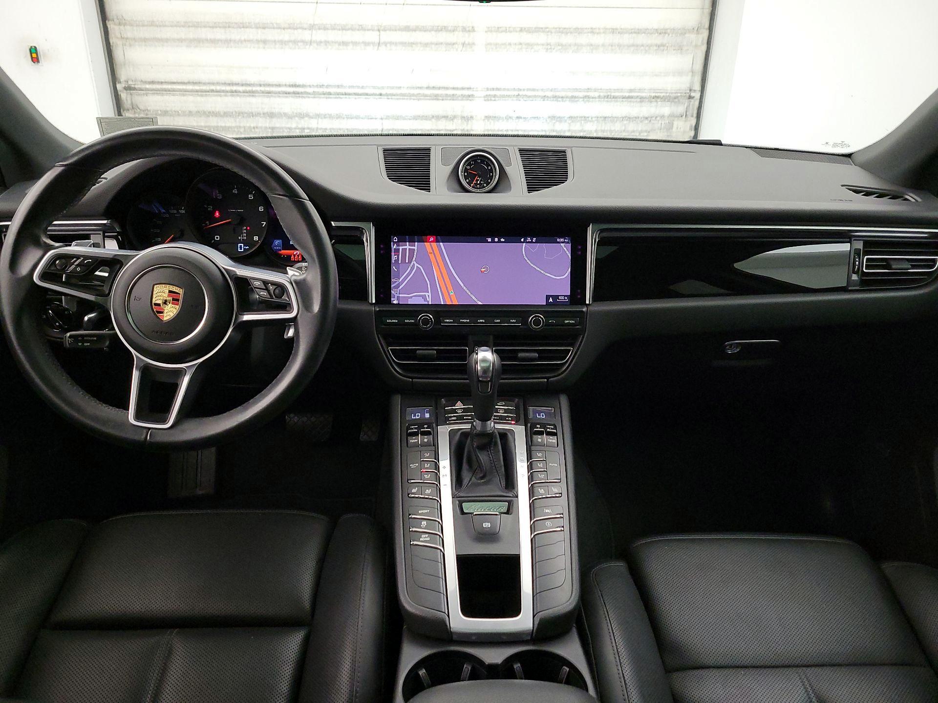 Thumbnail: 2021 Porsche Macan - 9