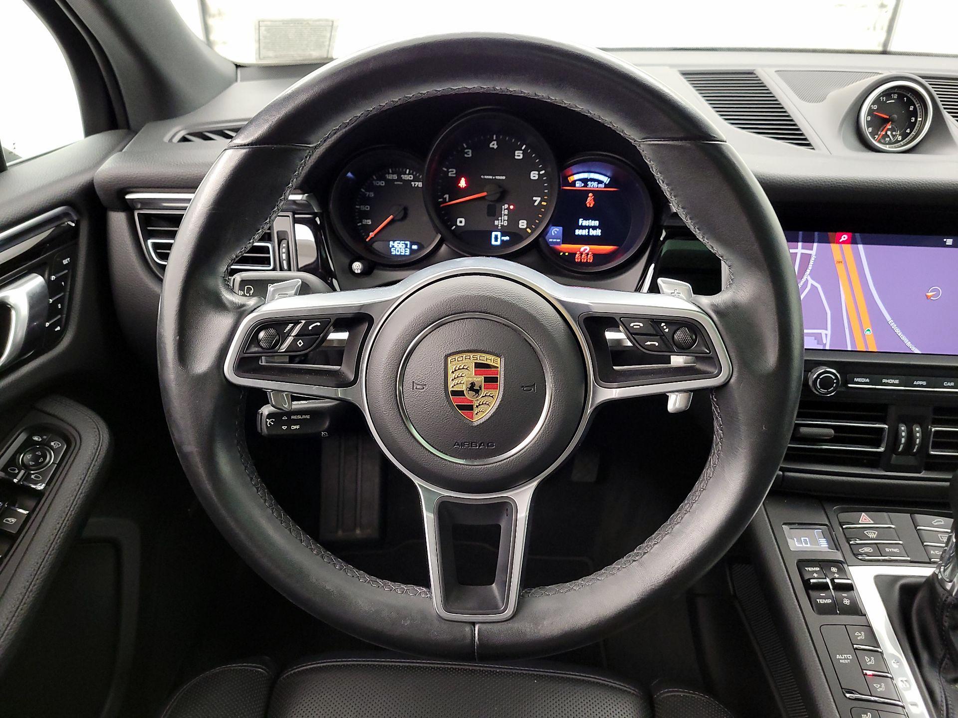 Thumbnail: 2021 Porsche Macan - 10