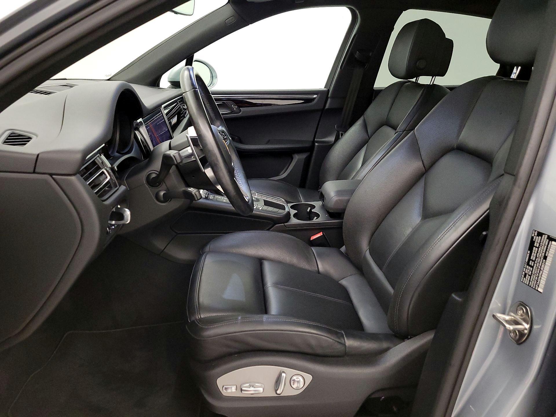 Thumbnail: 2021 Porsche Macan - 11