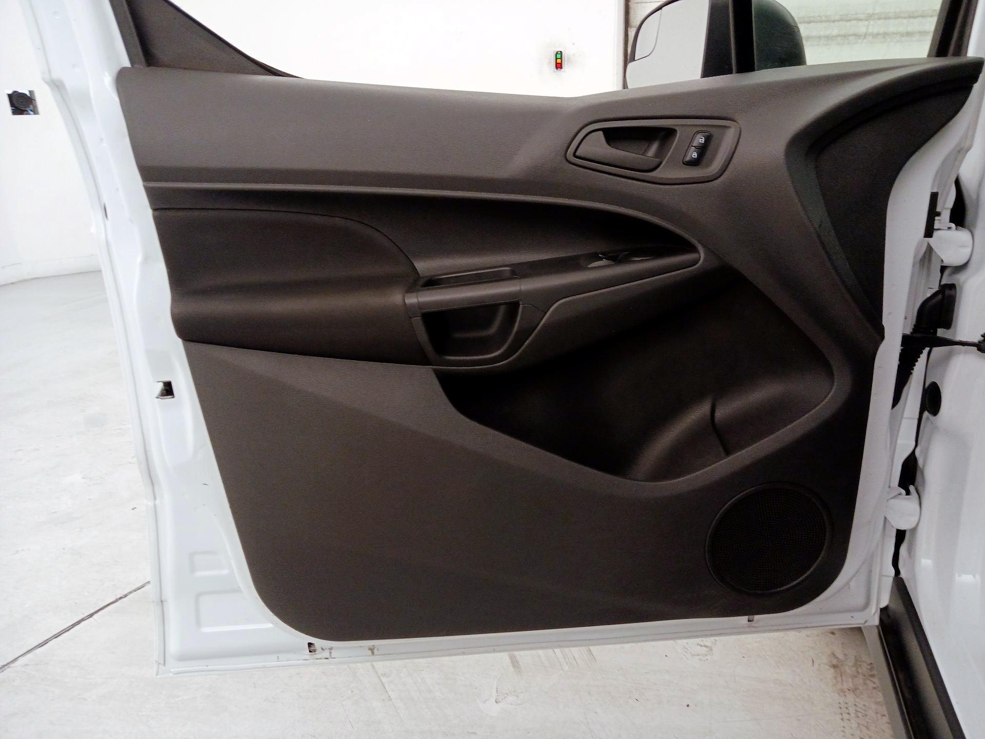 Thumbnail: 2016 Ford Transit Series - 12