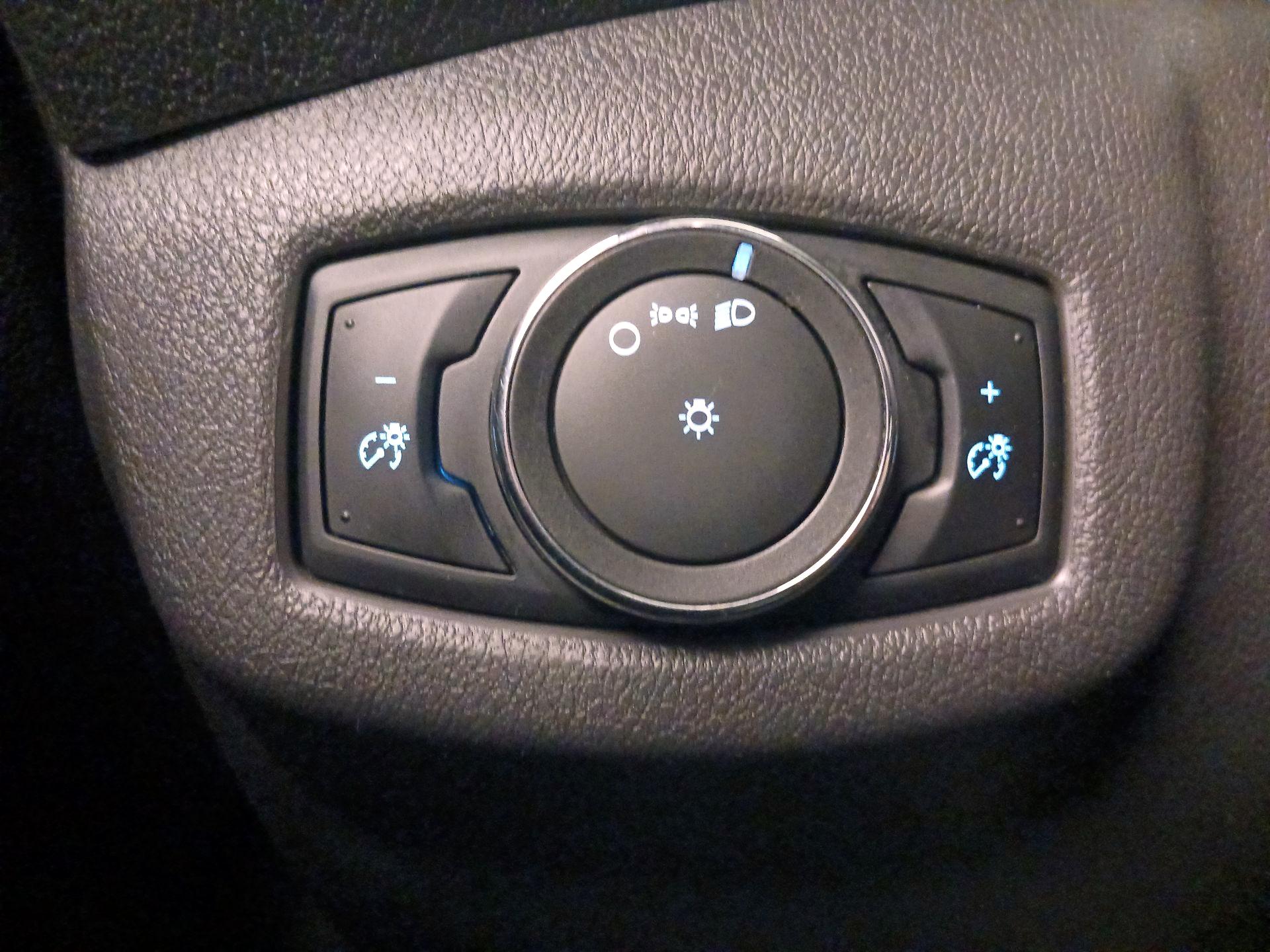 Thumbnail: 2016 Ford Transit Series - 13