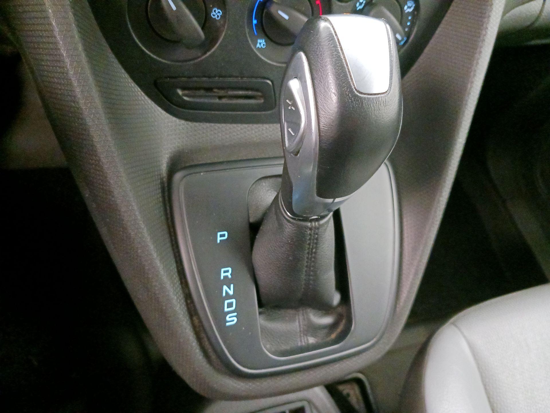 Thumbnail: 2016 Ford Transit Series - 17