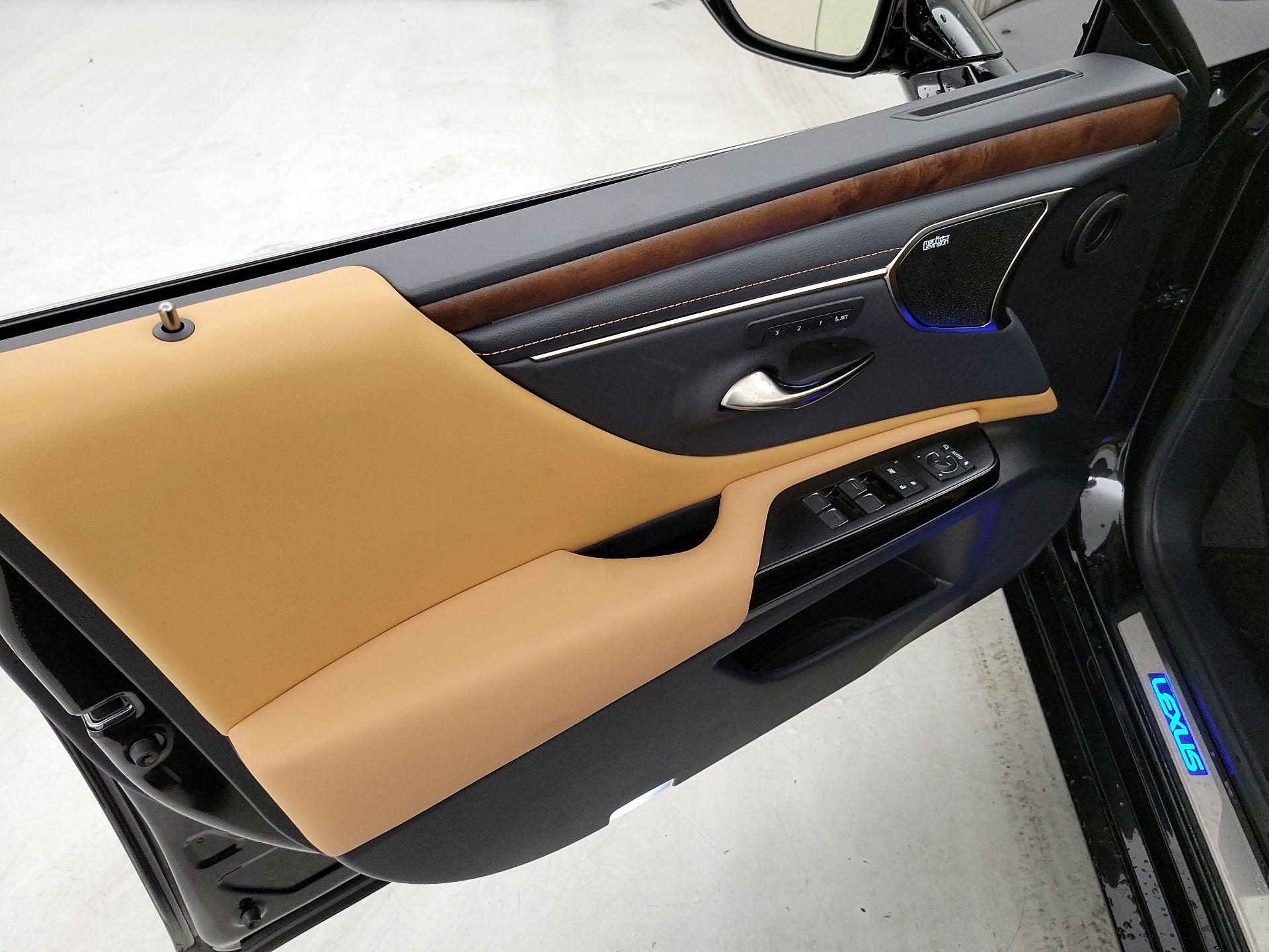 Thumbnail: 2024 Lexus ES - 12