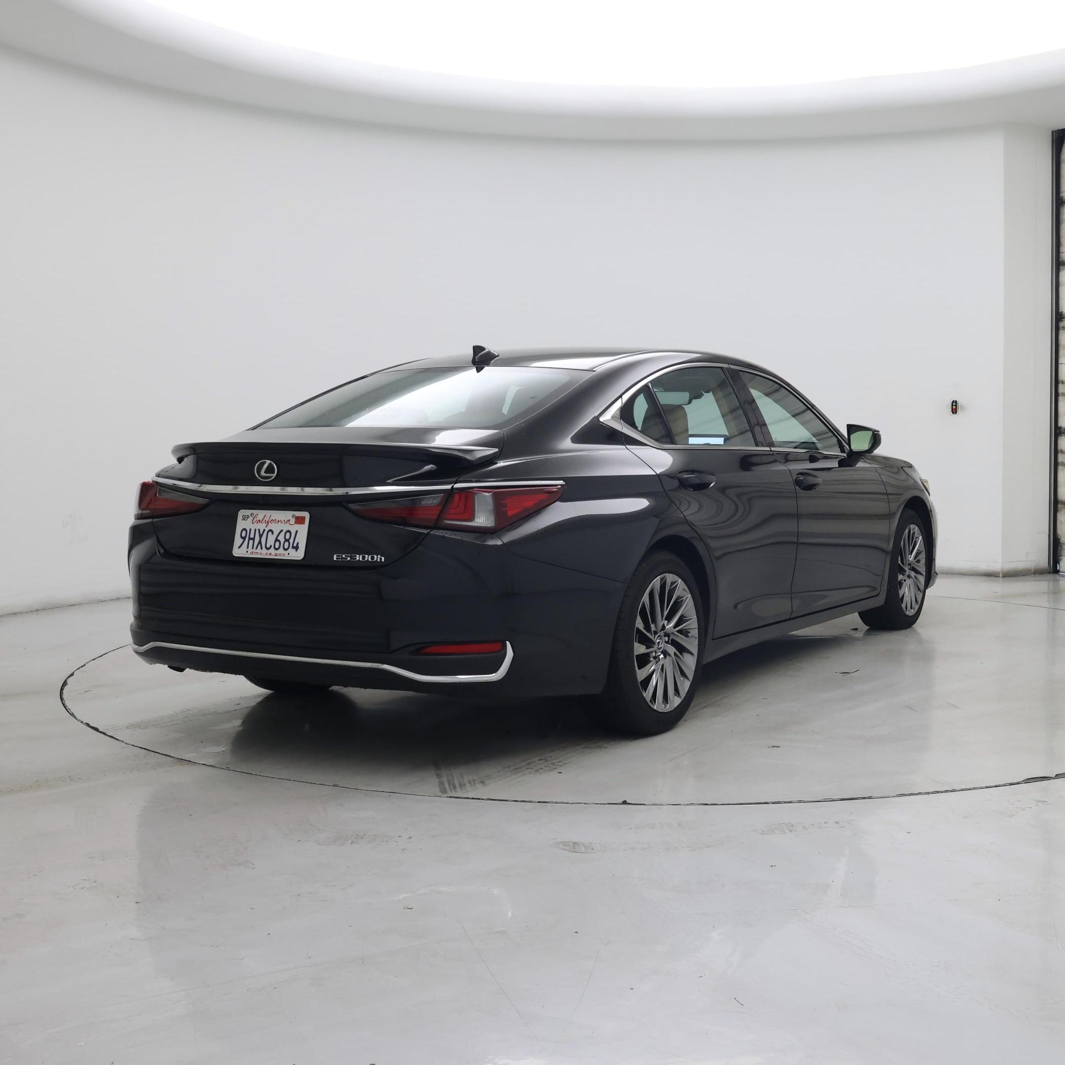 Thumbnail: 2024 Lexus ES - 8