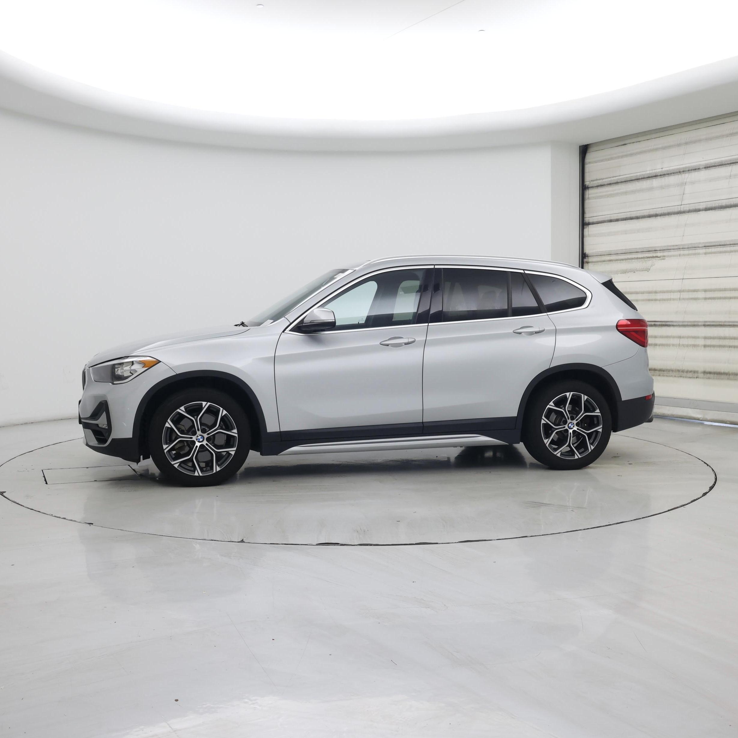 Thumbnail: 2020 BMW X1 - 3