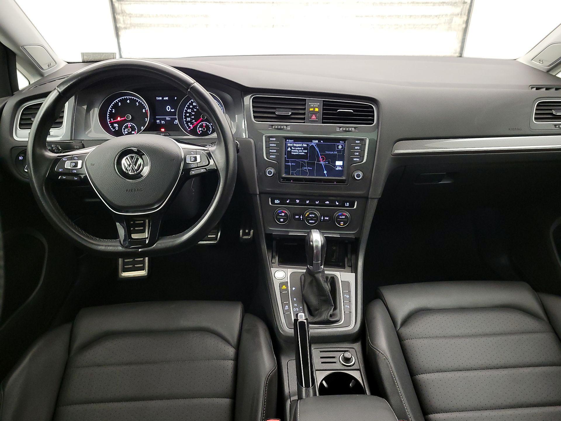 Thumbnail: 2017 Volkswagen Golf - 9