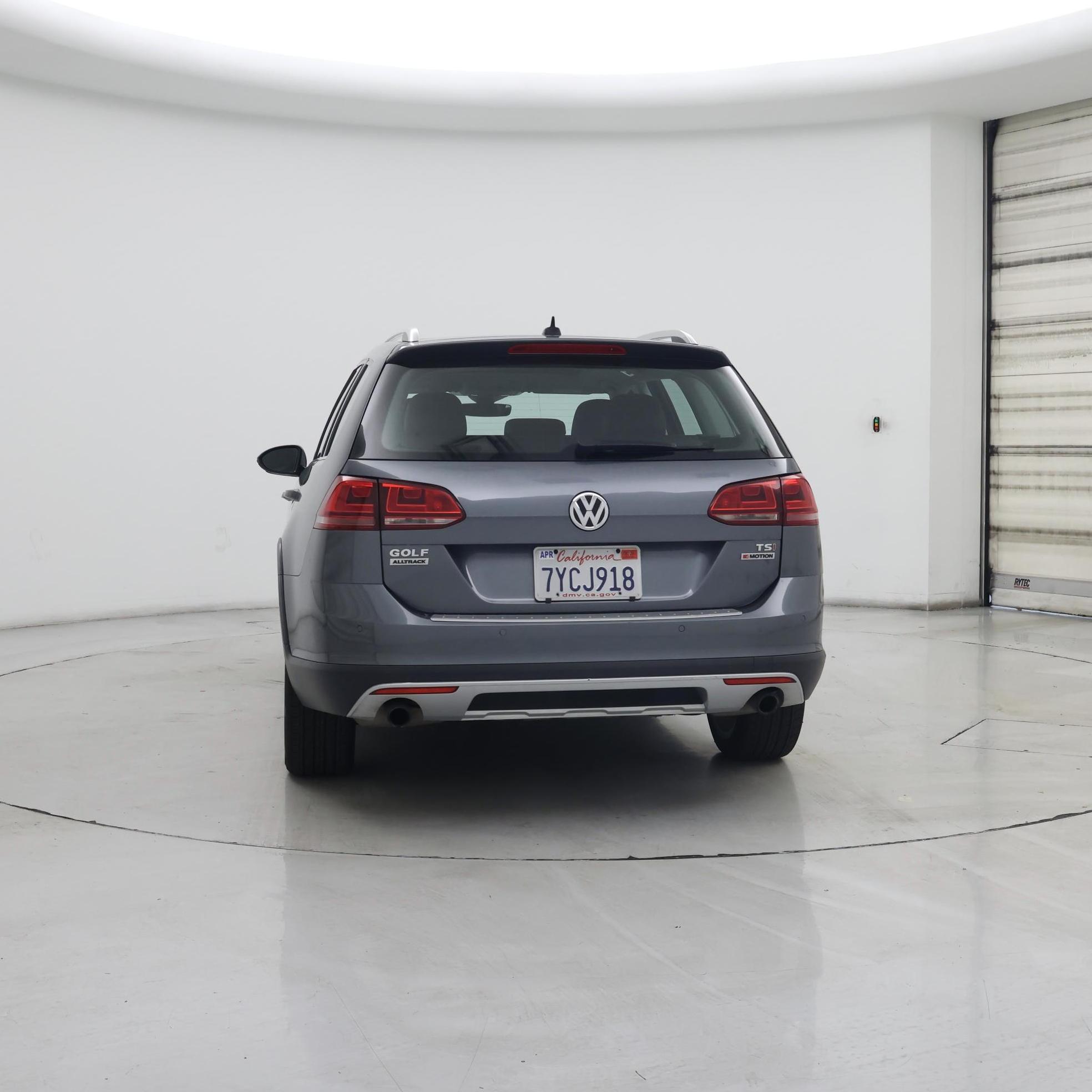 Thumbnail: 2017 Volkswagen Golf - 6