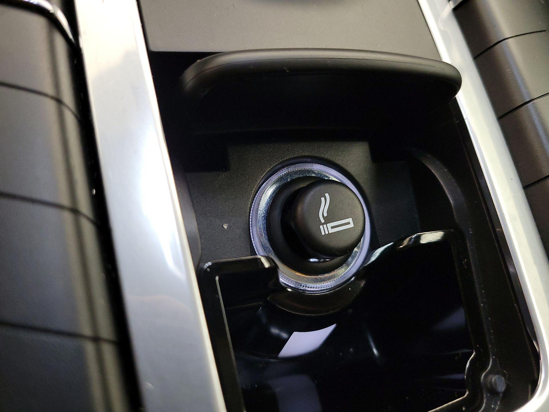 Thumbnail: 2020 Porsche Macan - 19