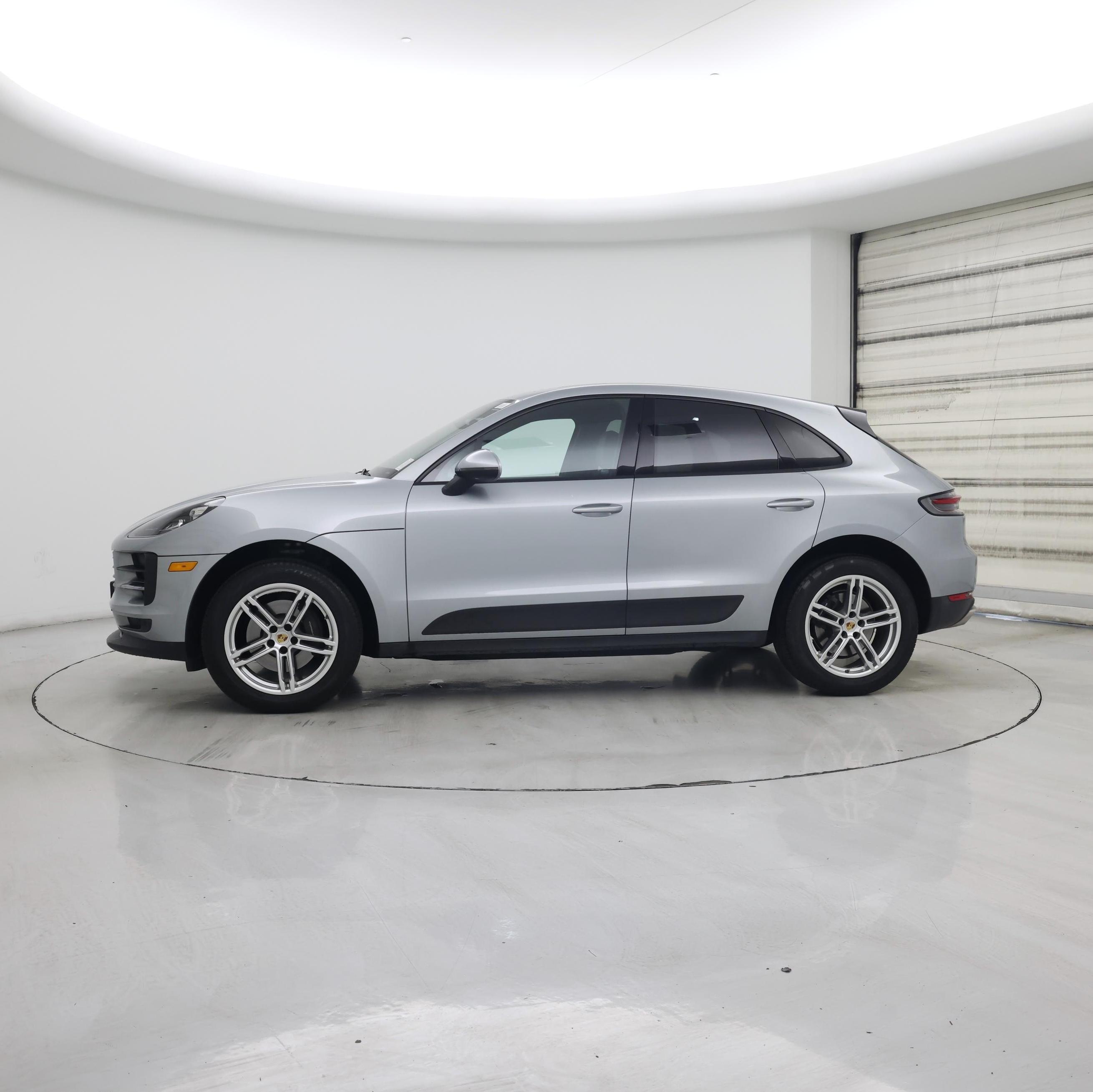 Thumbnail: 2020 Porsche Macan - 3