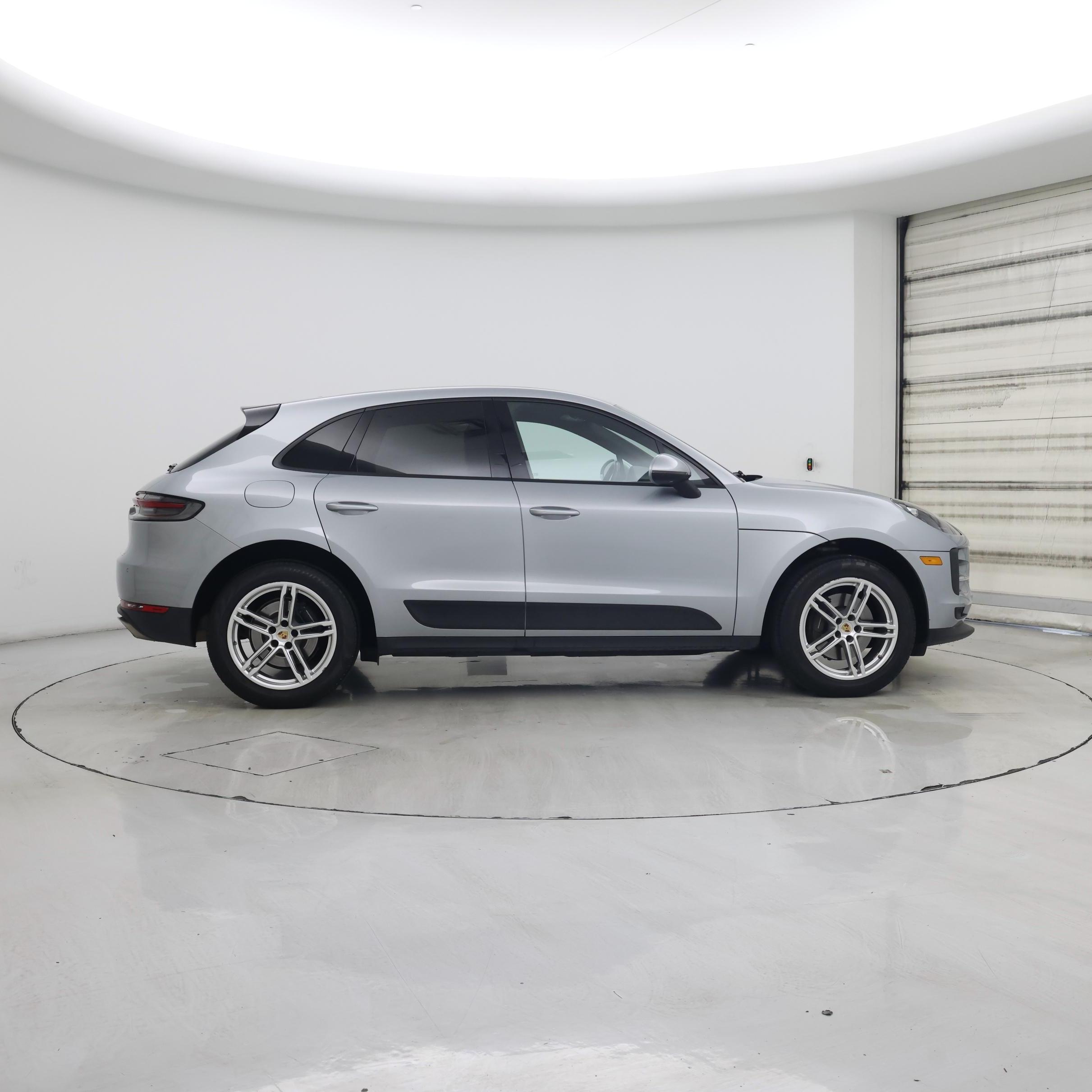 Thumbnail: 2020 Porsche Macan - 7