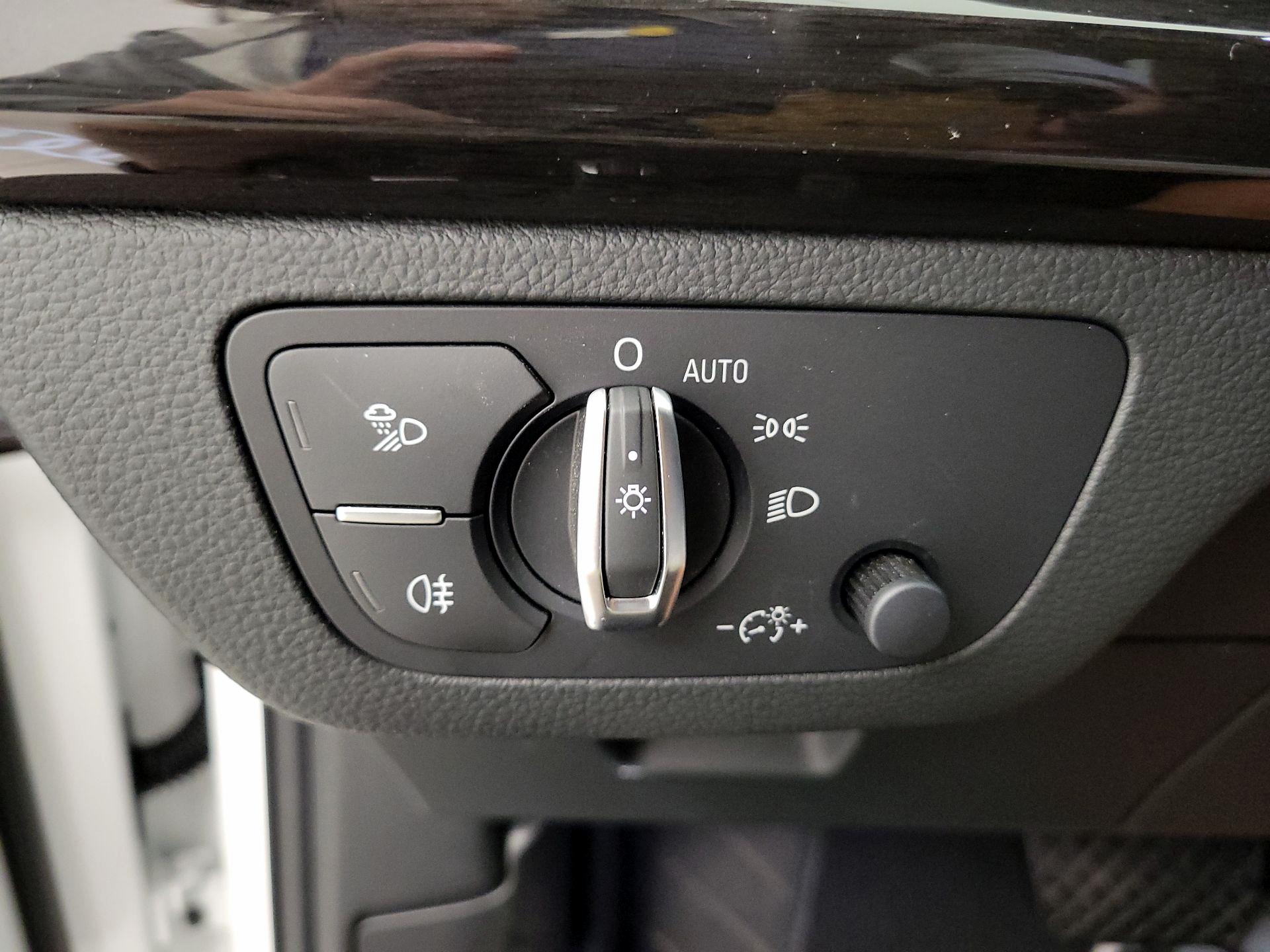 Thumbnail: 2019 Audi Q5 - 13