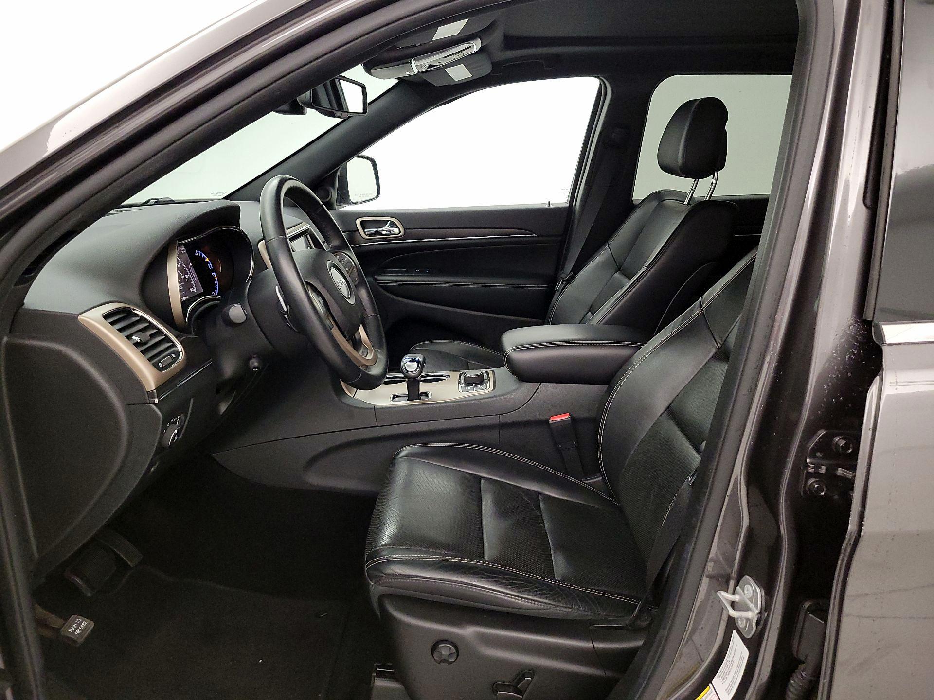 Thumbnail: 2015 Jeep Grand Cherokee - 11