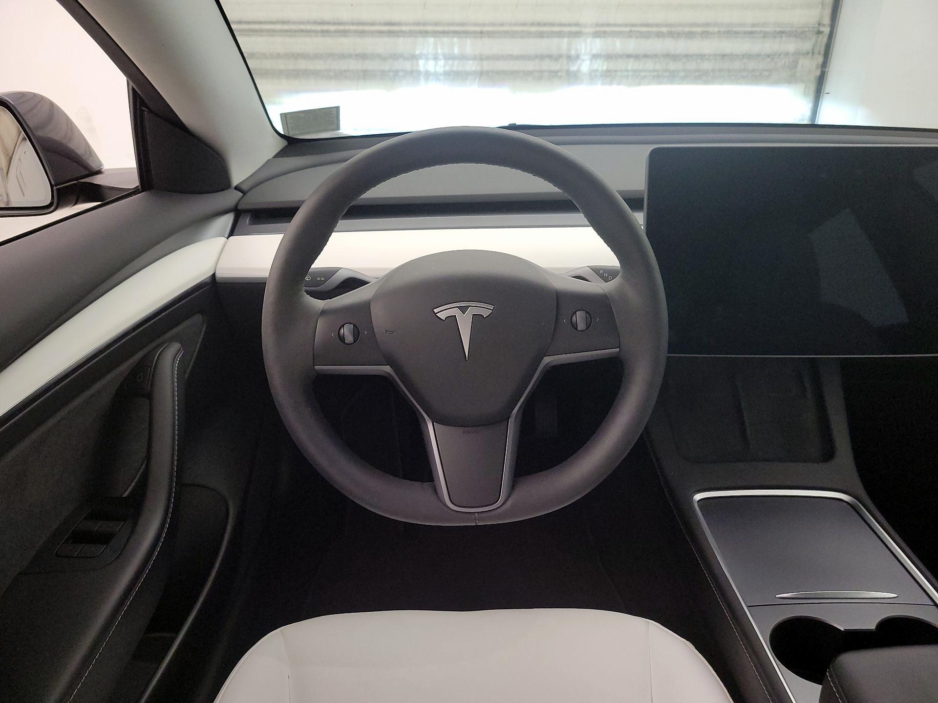 Thumbnail: 2023 Tesla Model 3 - 10