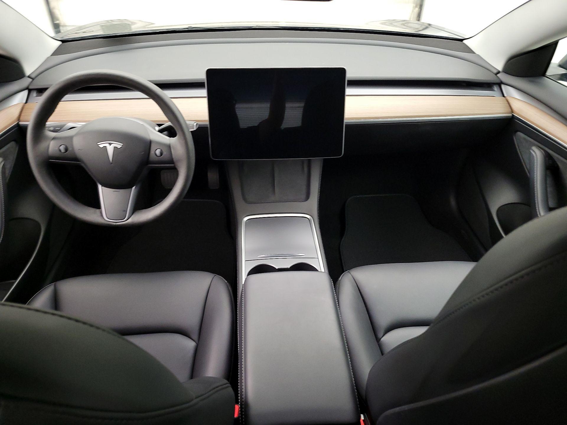 Thumbnail: 2023 Tesla Model 3 - 9