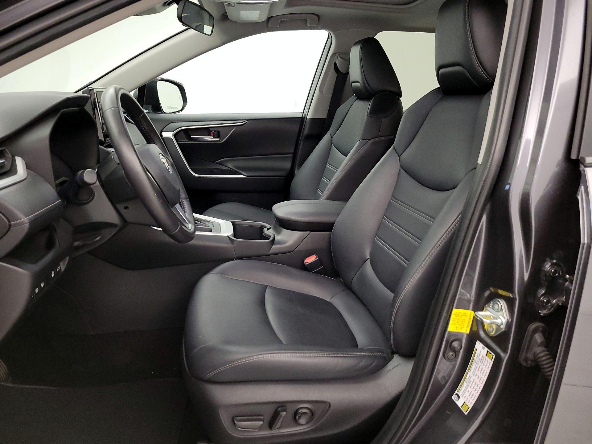 Thumbnail: 2022 Toyota RAV4 - 11