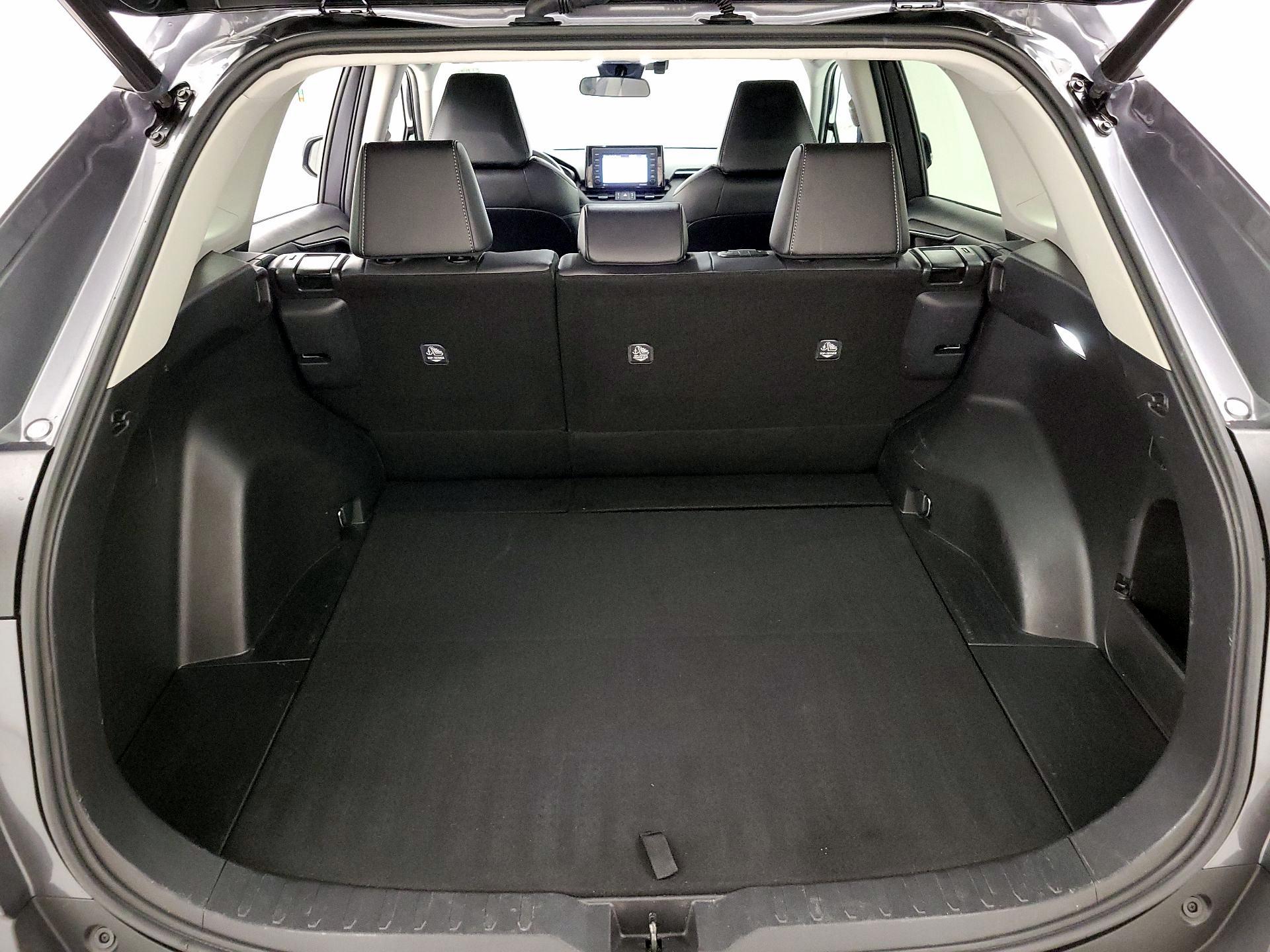 Thumbnail: 2022 Toyota RAV4 - 20