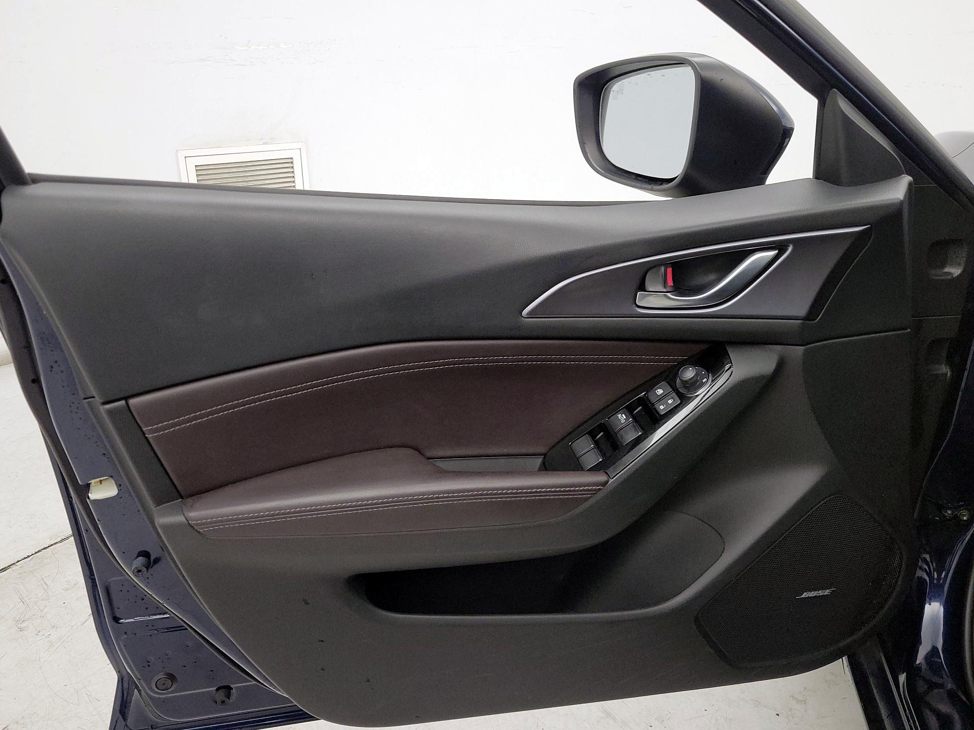 Thumbnail: 2017 Mazda Mazda3 - 12