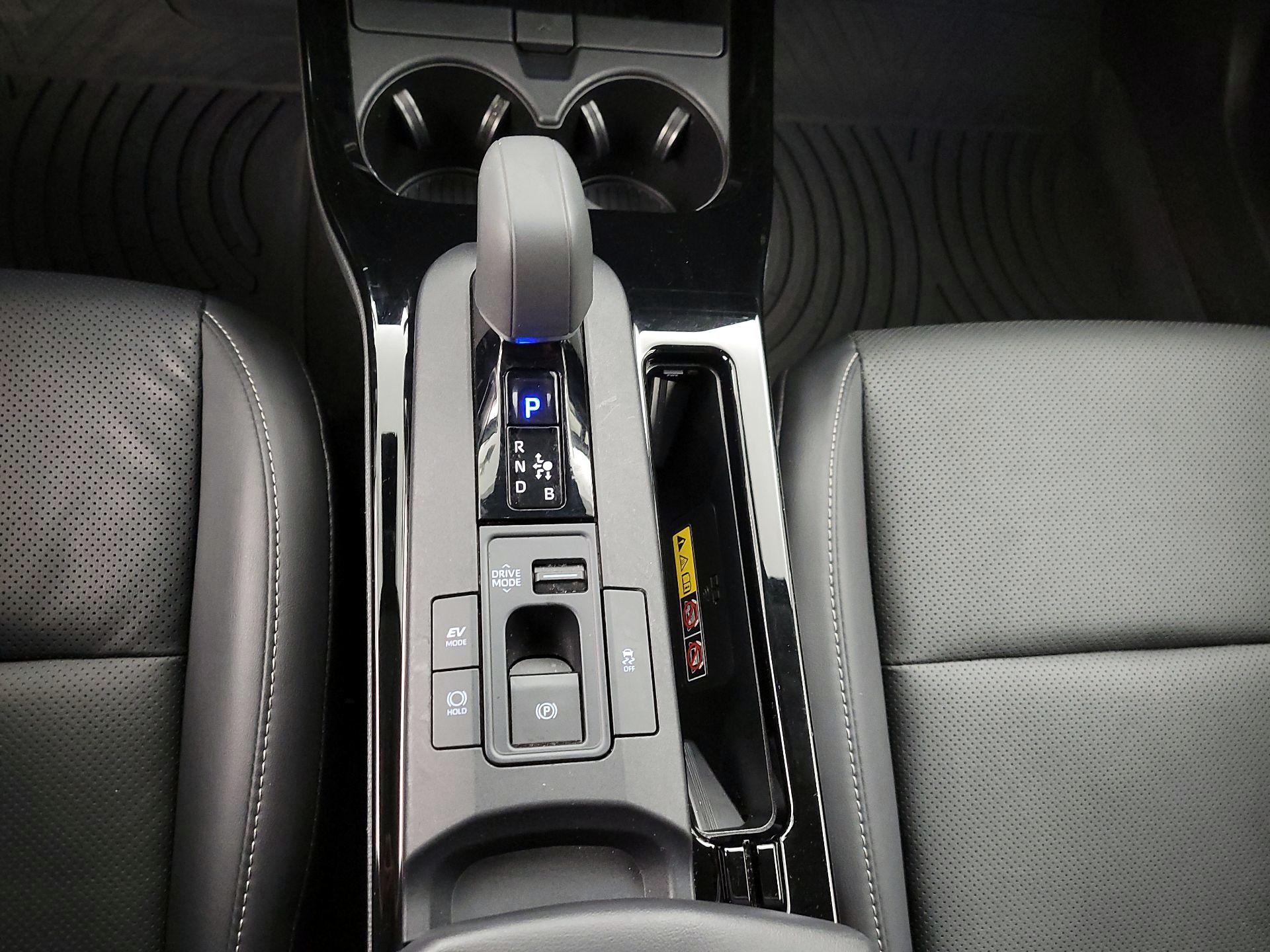 Thumbnail: 2024 Toyota Prius - 17